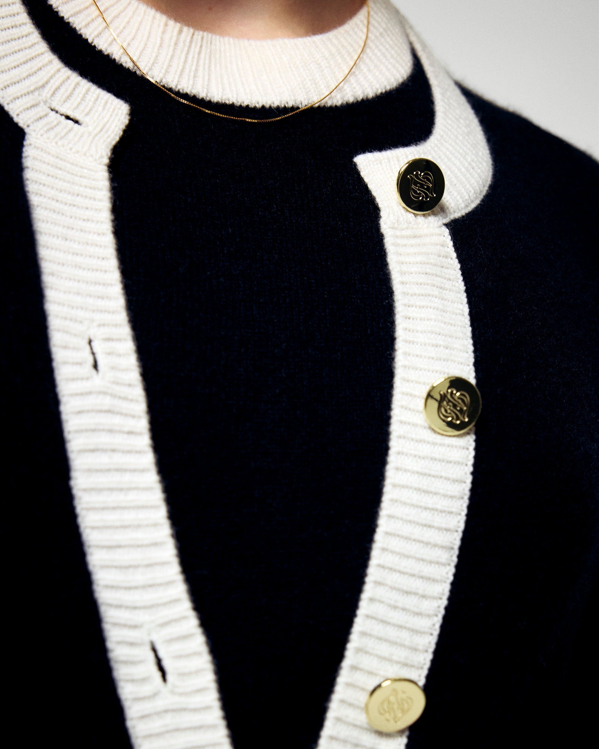 Cardigan sweater (H25 / FEMME / Black)