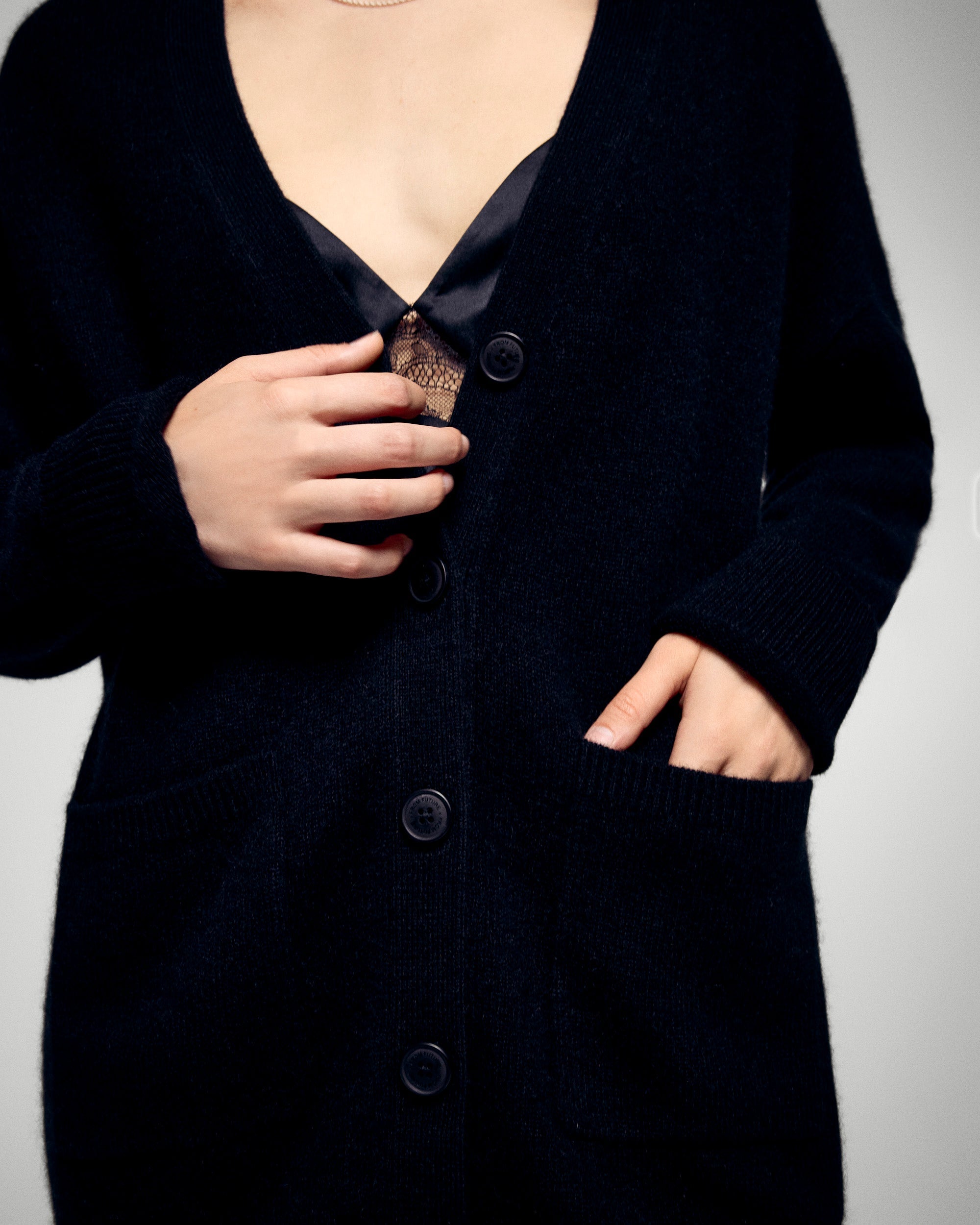 Cardigan sweater (H25 / FEMME / Black)