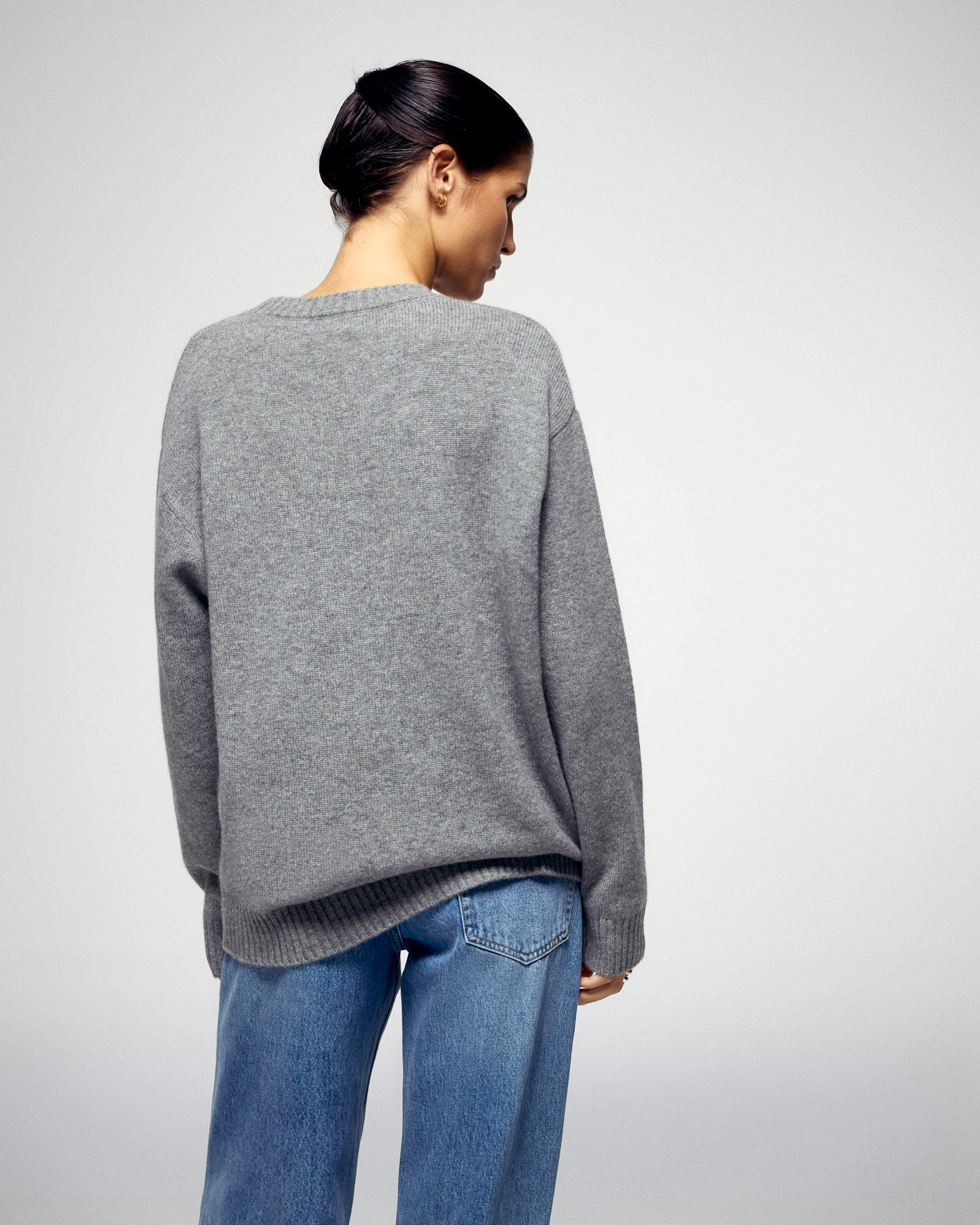 Crew Neck Sweater (H25 / FEMME / Dark Heather Gray)