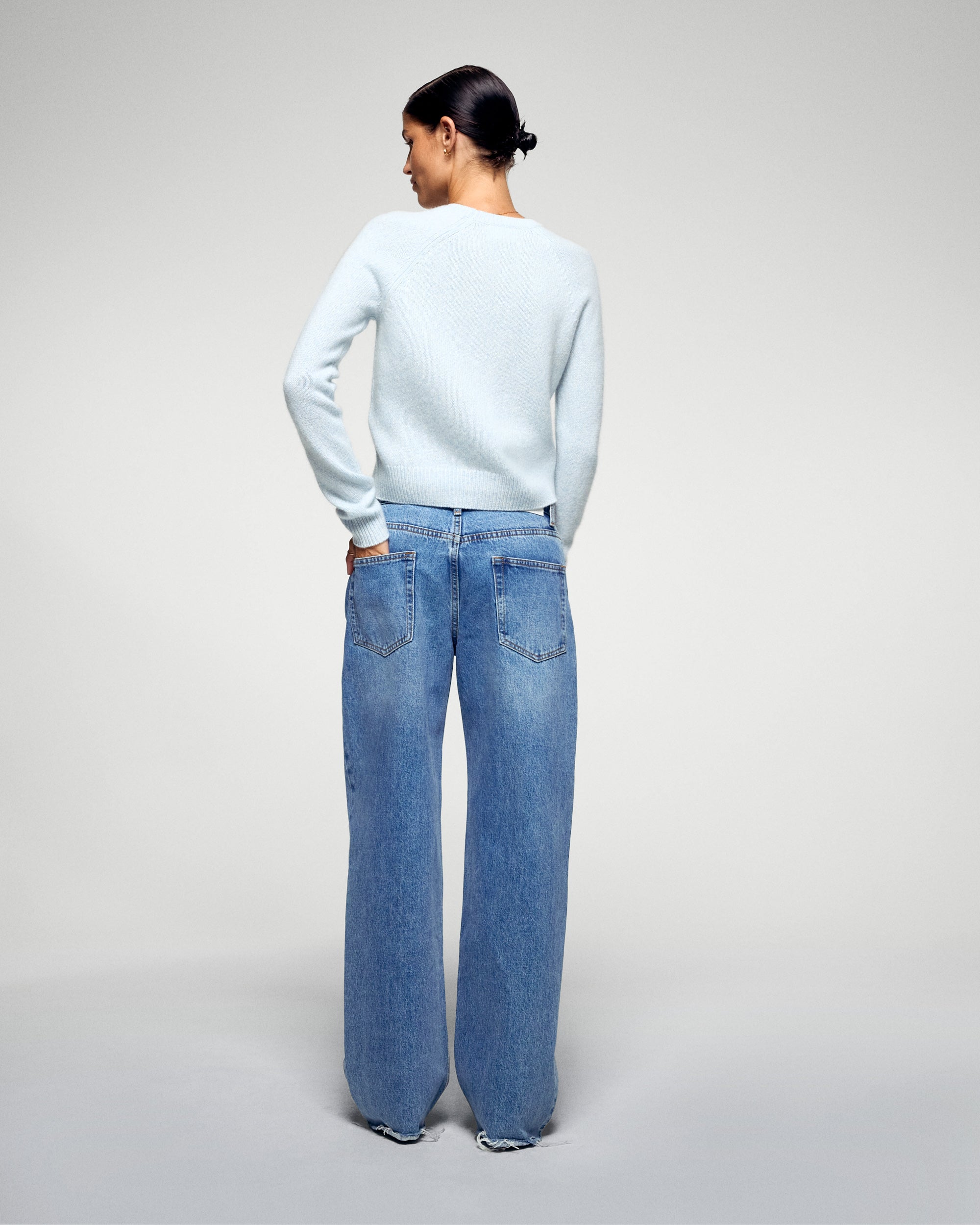 Crewneck Sweater (H25 / WOMEN / Cotton Sky)