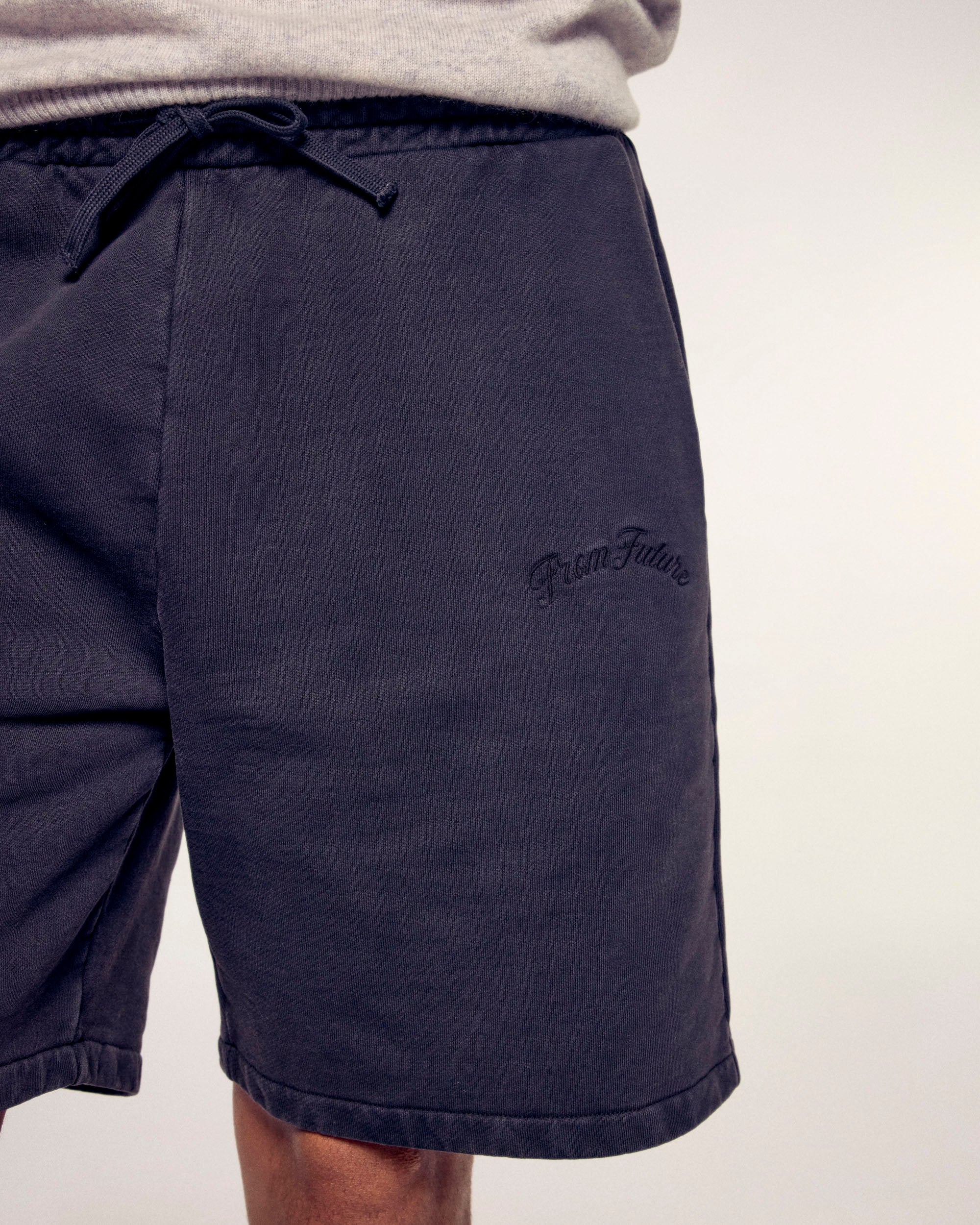 Elasticated Shorts with Embroidery (S26 / HOMME / Washed Black)
