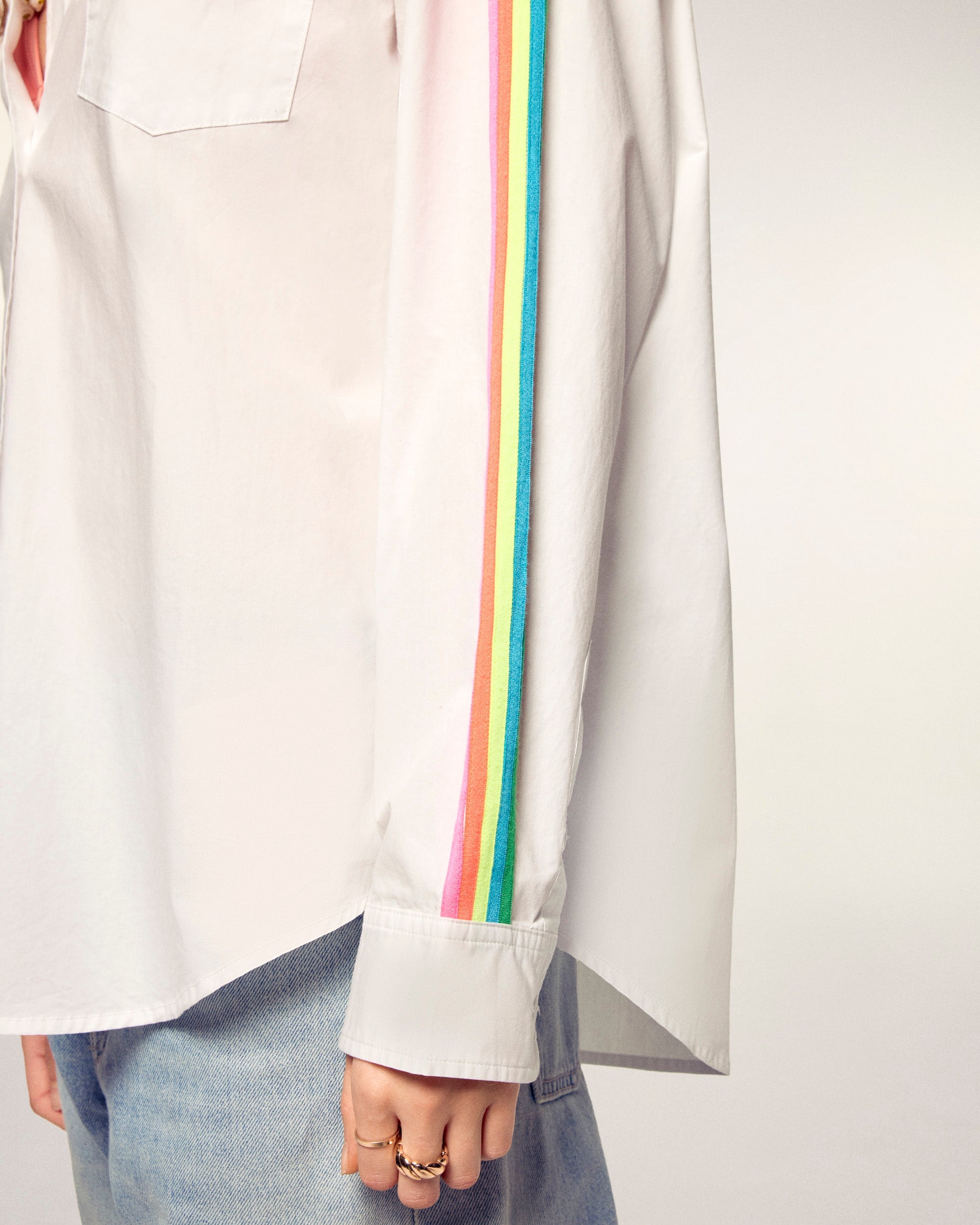 Long-Sleeve Striped Shirt (S26 / FEMME / White)