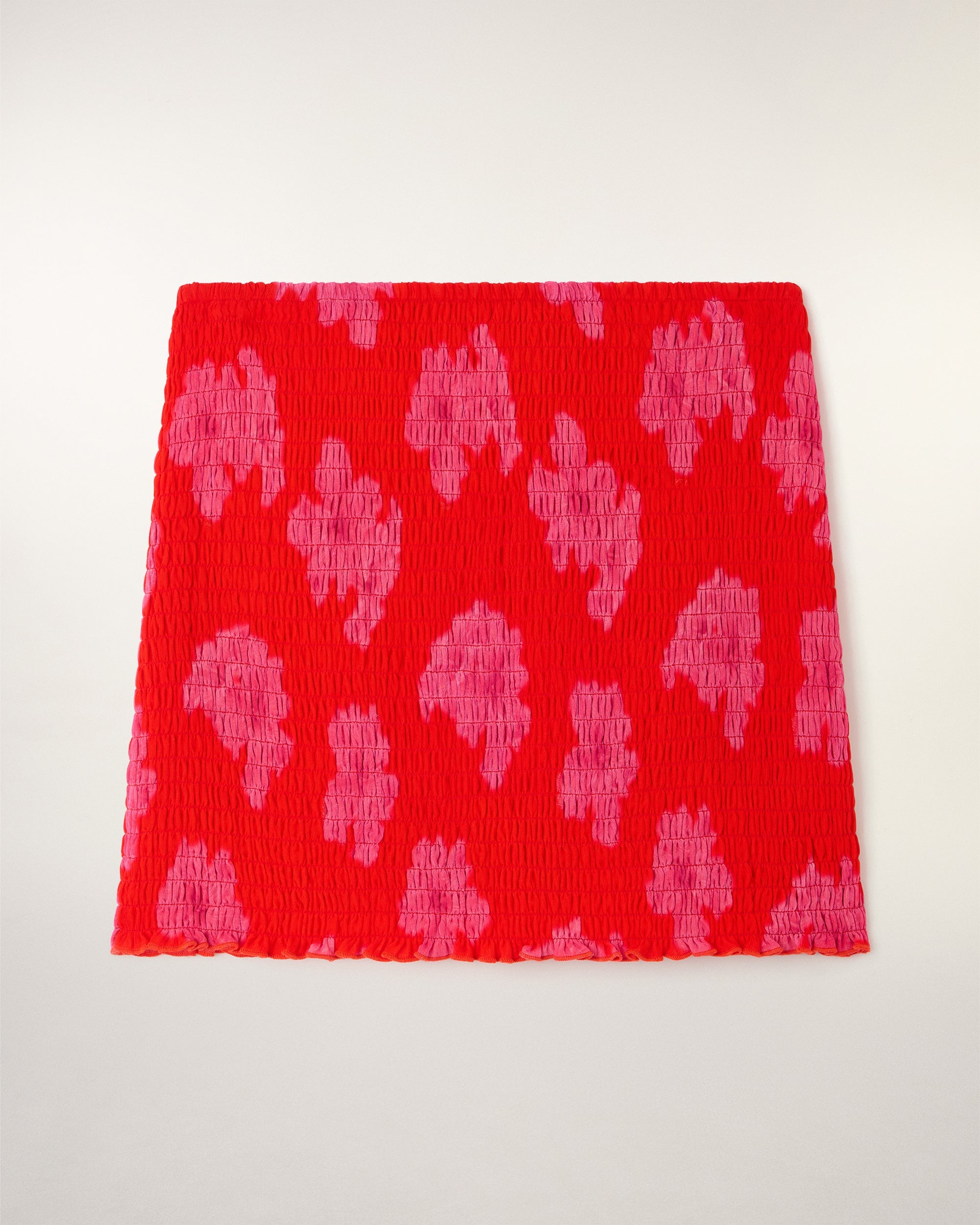 Printed Smocked Mini Skirt (S26 / FEMME / Ruby Hibiscus)