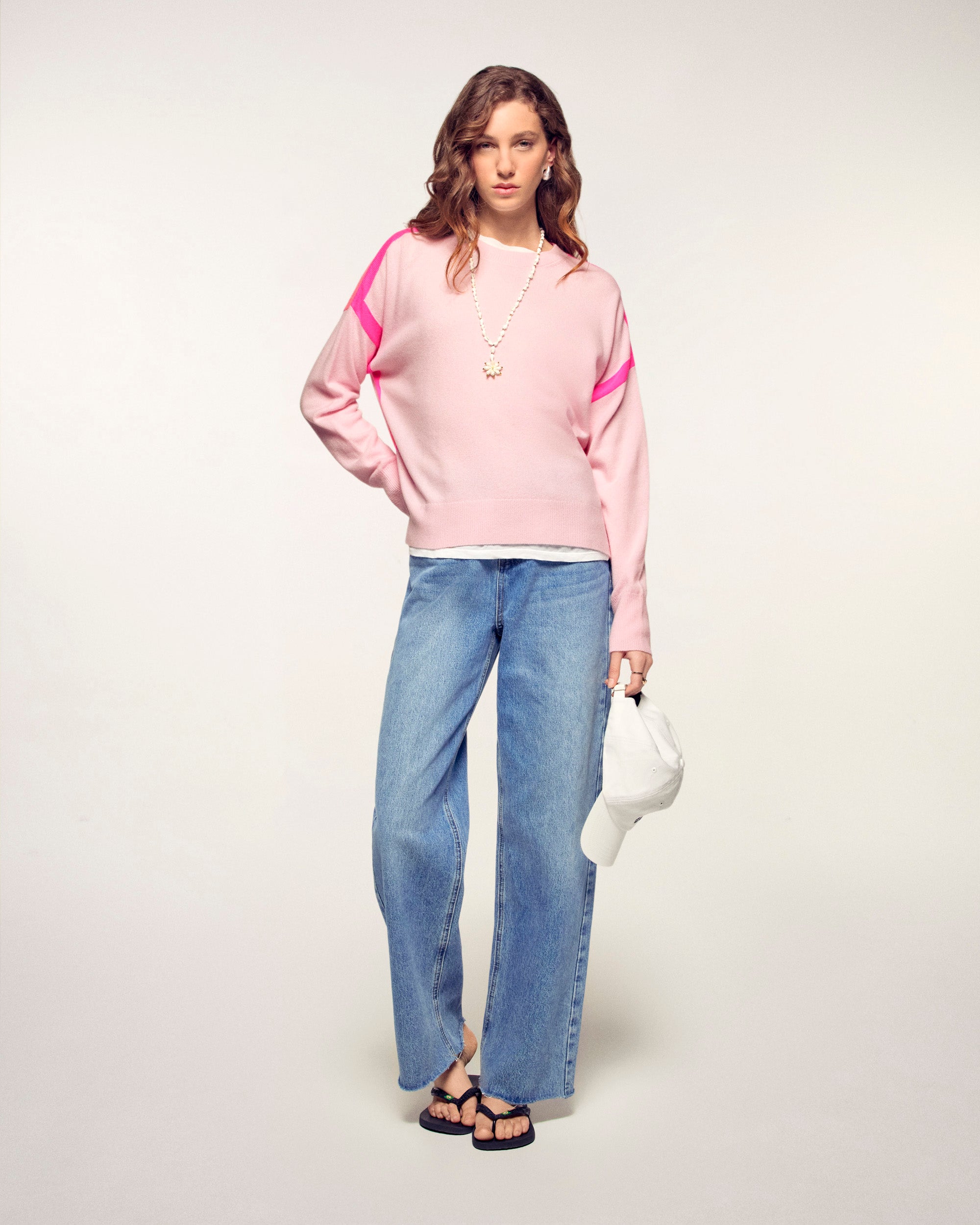 Oversize Crewneck Sweater with Contrasting Trim (S26 / FEMME / Sky Pink)