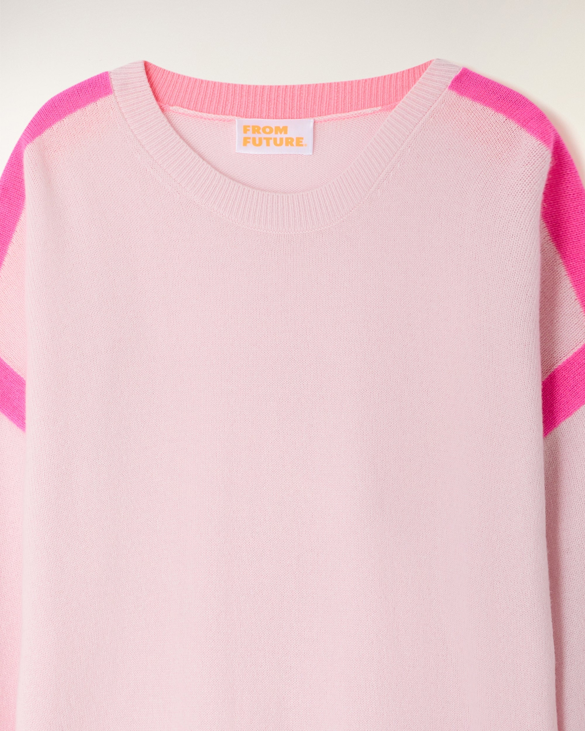 Oversize Crewneck Sweater with Contrasting Trim (S26 / FEMME / Sky Pink)