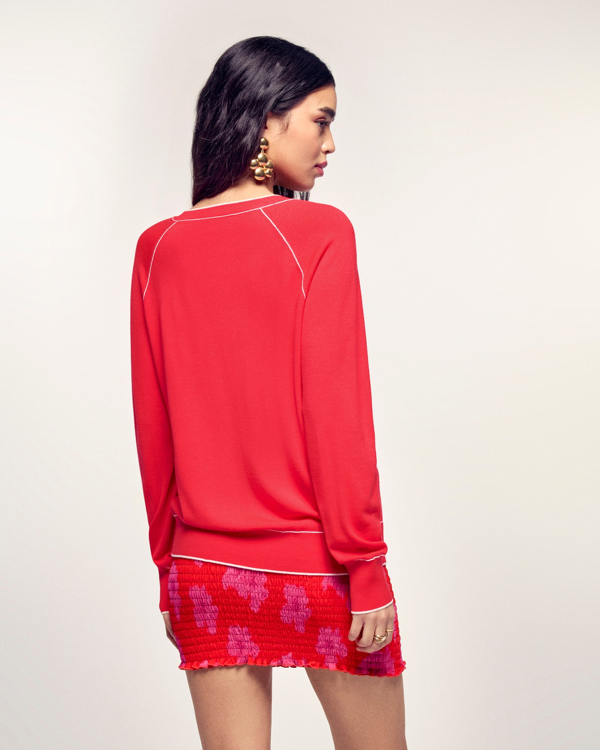 Contrasting Trim V-neck Sweater (S26 / FEMME / Love Coral / RWS)