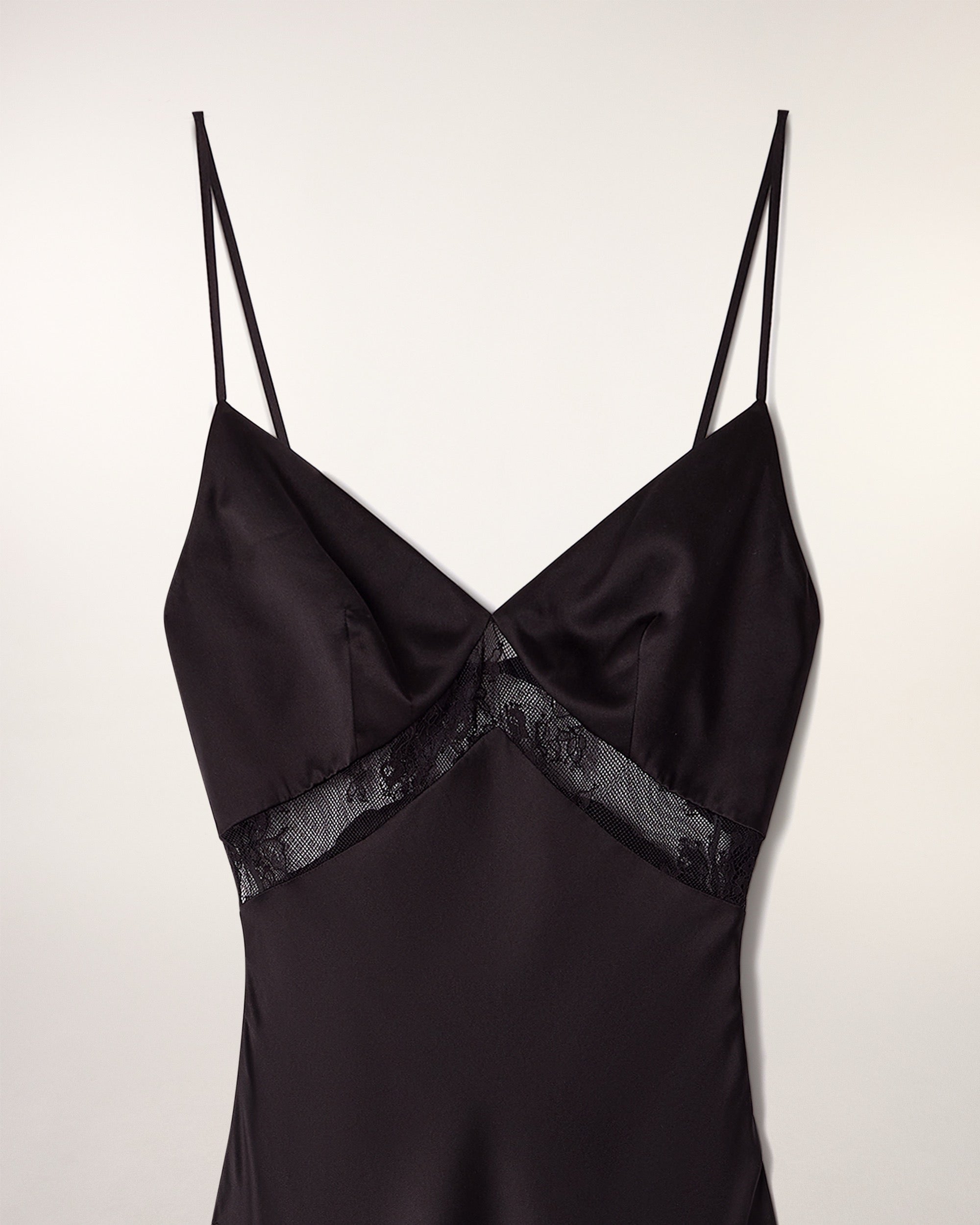 Long Strappy Dress with Lace Cut-outs (S26/ FEMME/ Noir)