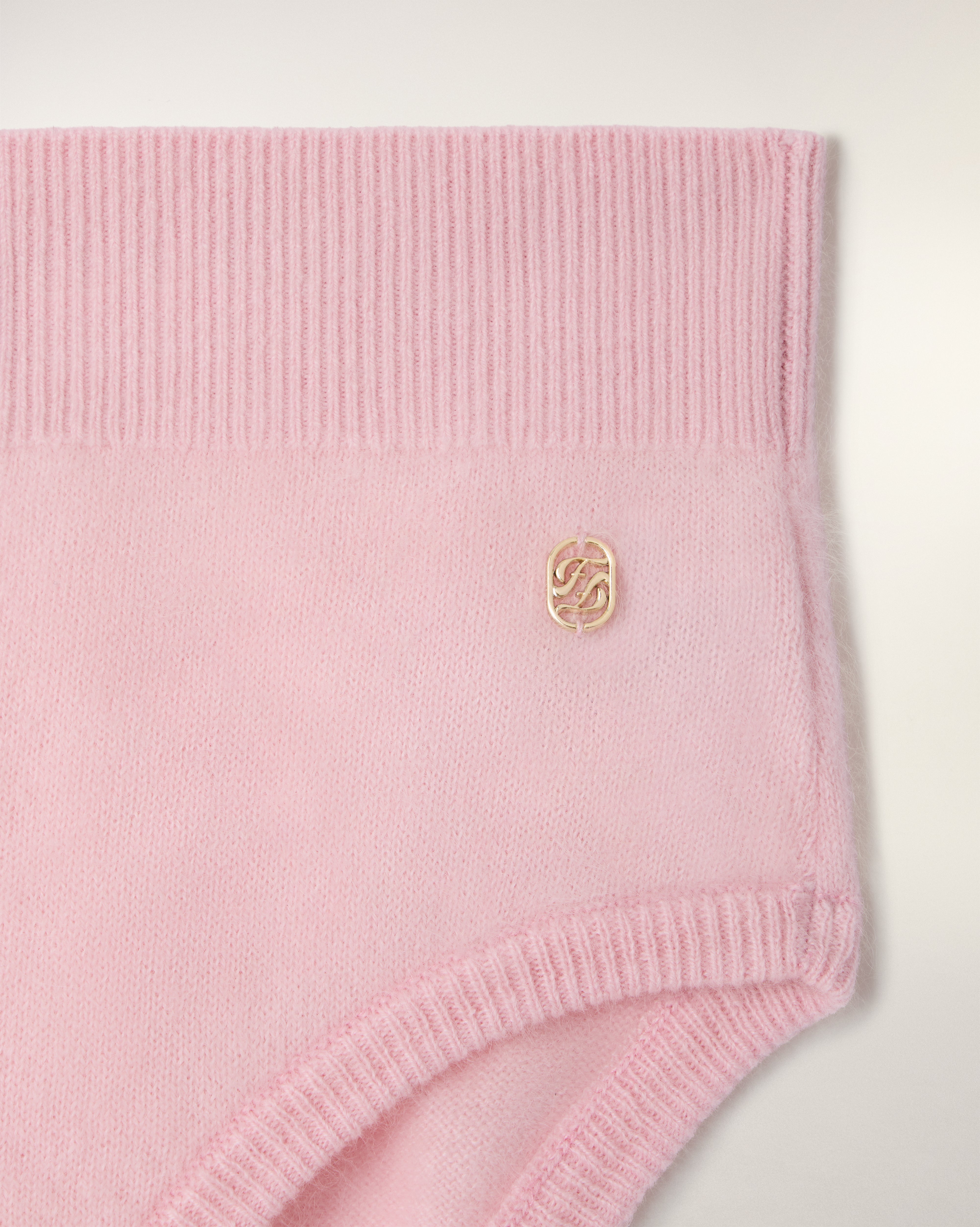 Brushed Cashmere Short (S26/ FEMME/ Cloudy Pink)