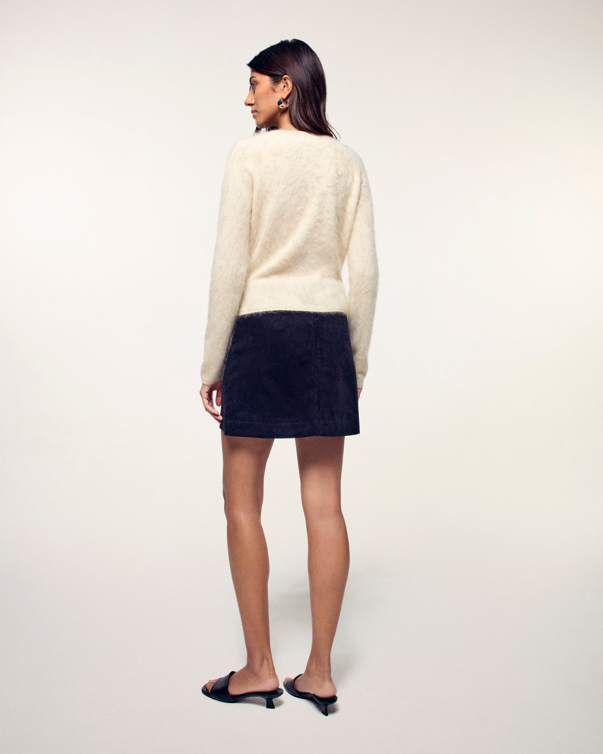 Brushed Cashmere Top with Golden Jewel Buttons (S26 / FEMME / Cloudy Beige)