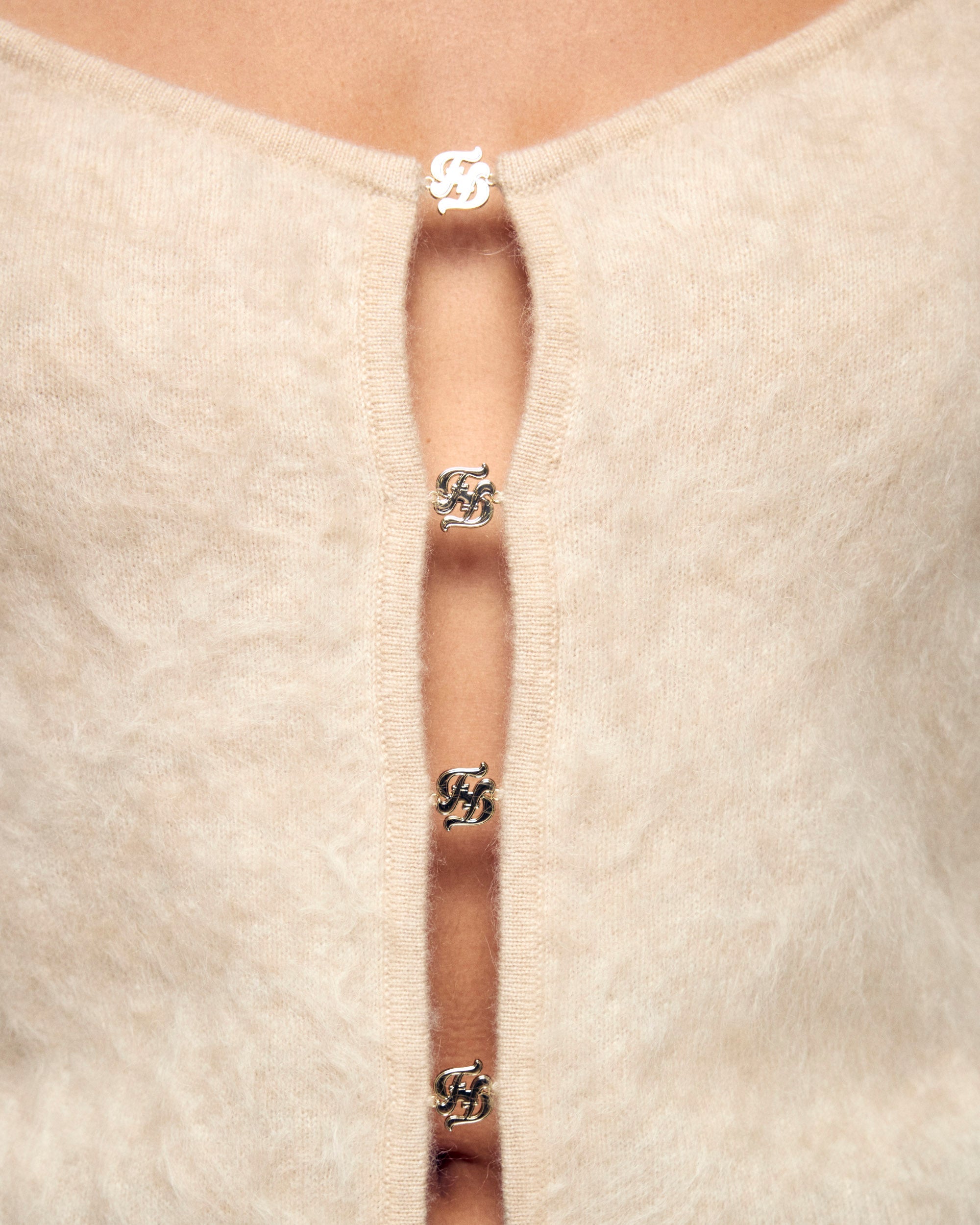Brushed Cashmere Top with Golden Jewel Buttons (S26 / FEMME / Cloudy Beige)