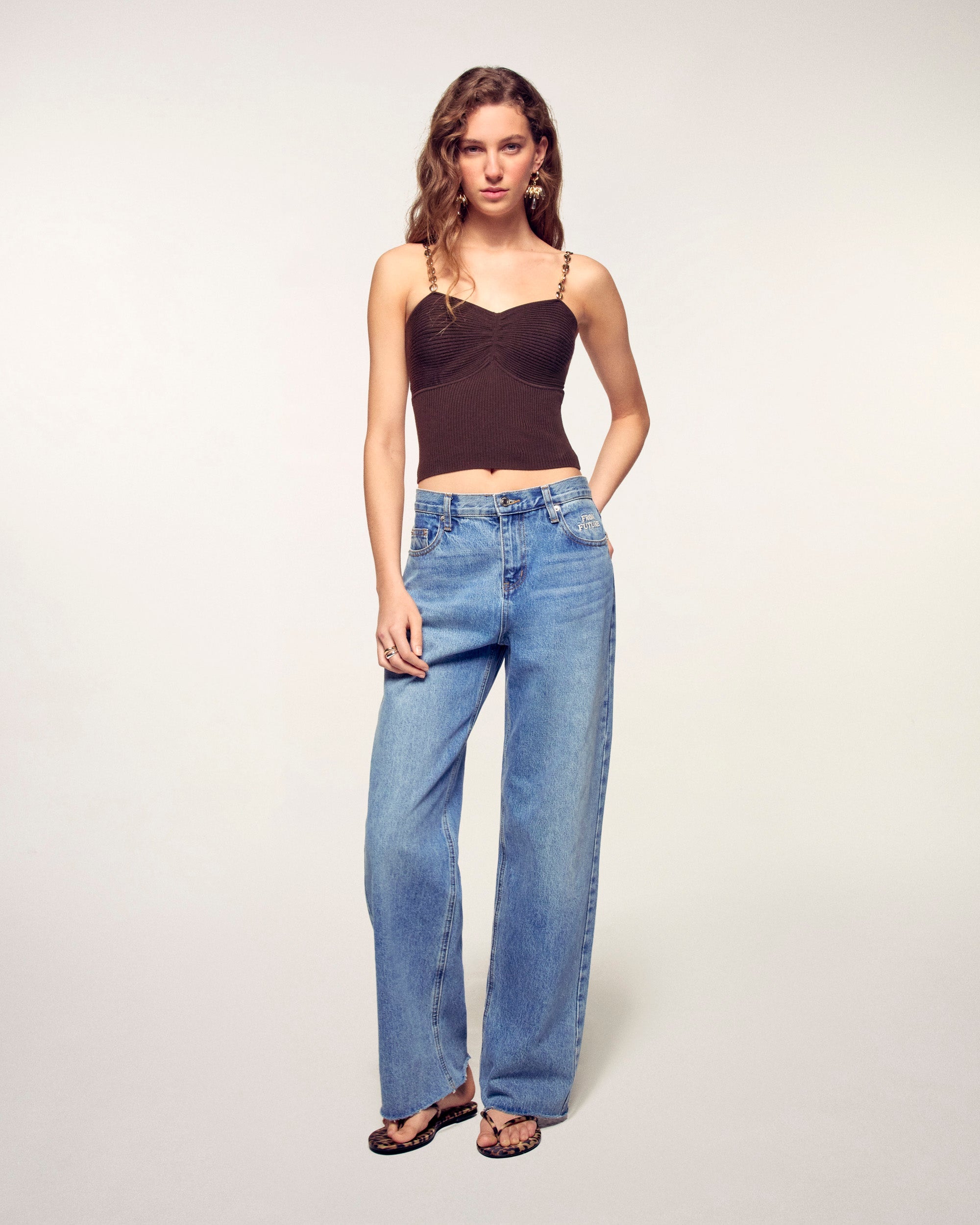 Shell Strap Top (S26 / FEMME / Chocolat)