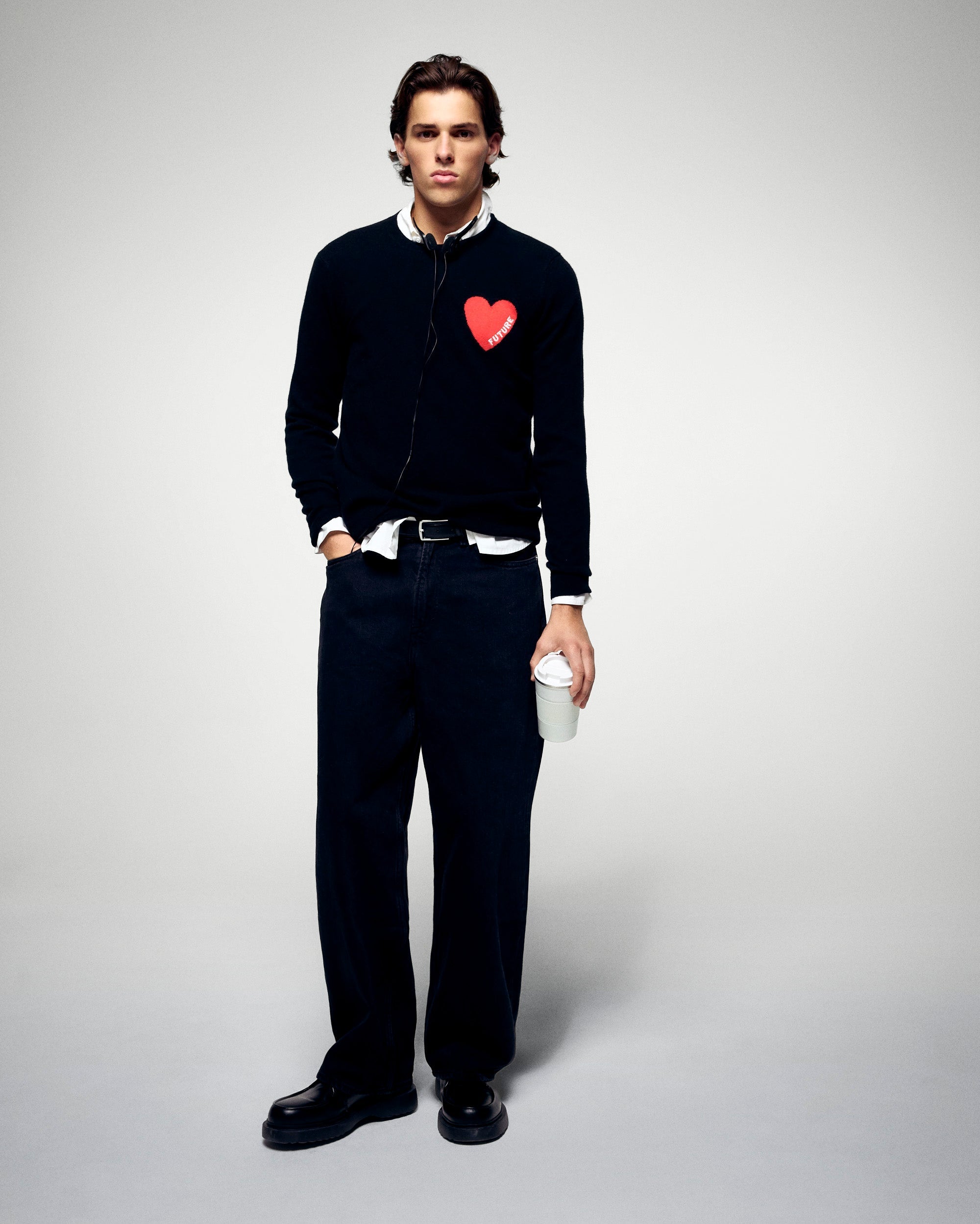 Crewneck Sweater with Heart Detail (H25 / HOMME / Black)