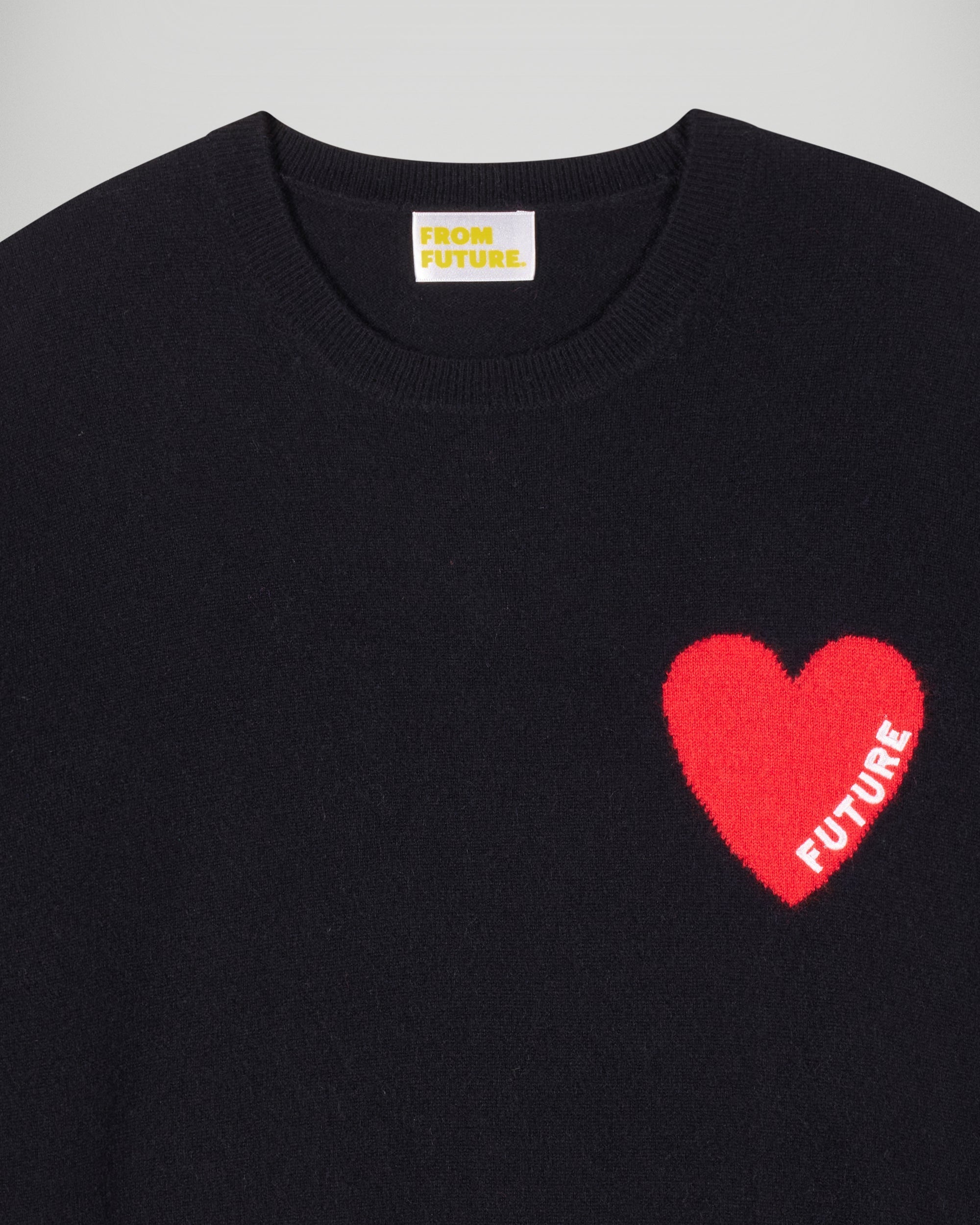 Crewneck Sweater with Heart Detail (H25 / HOMME / Black)