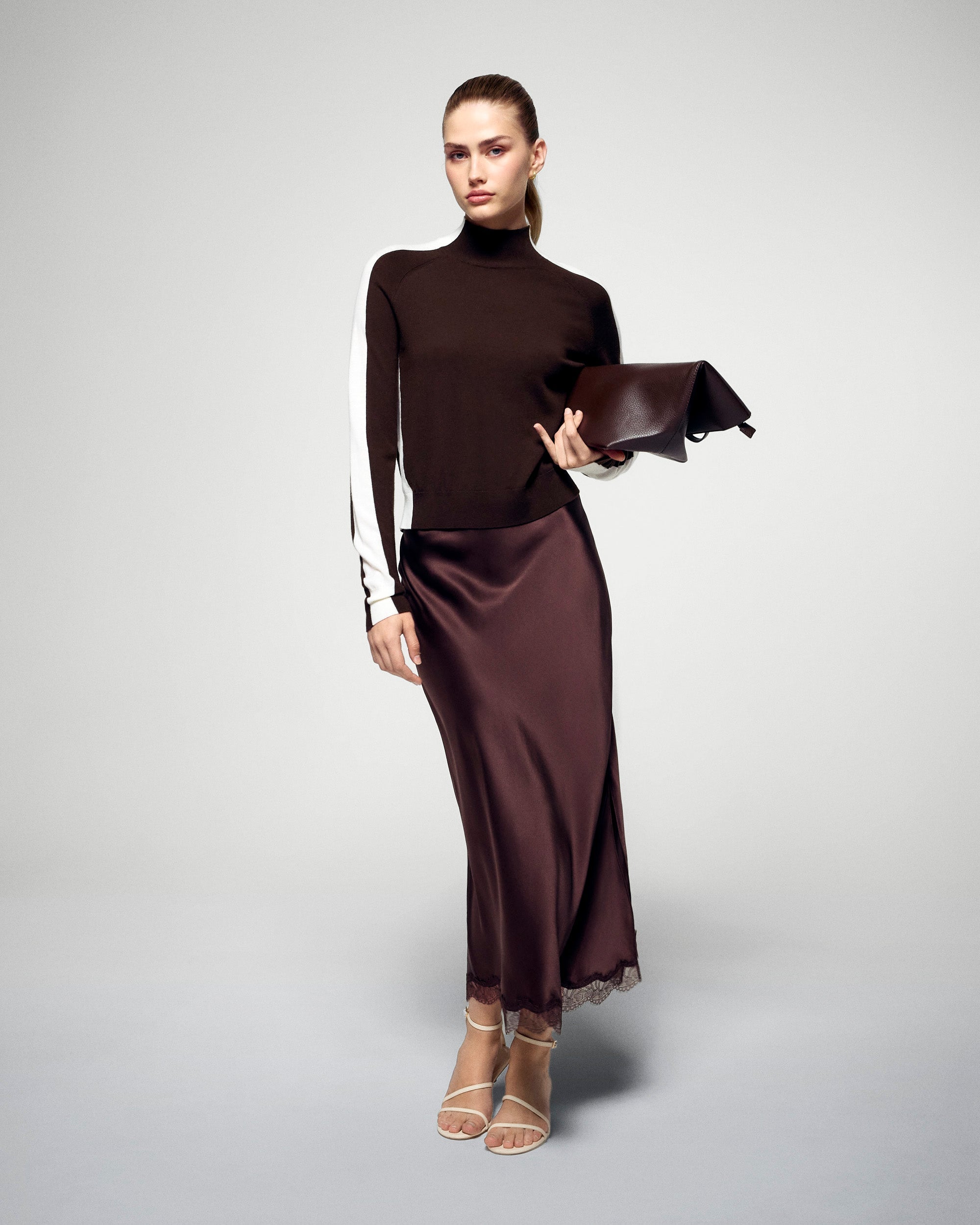 Mid-Length Skirt (H25 / FEMME / Chocolate)