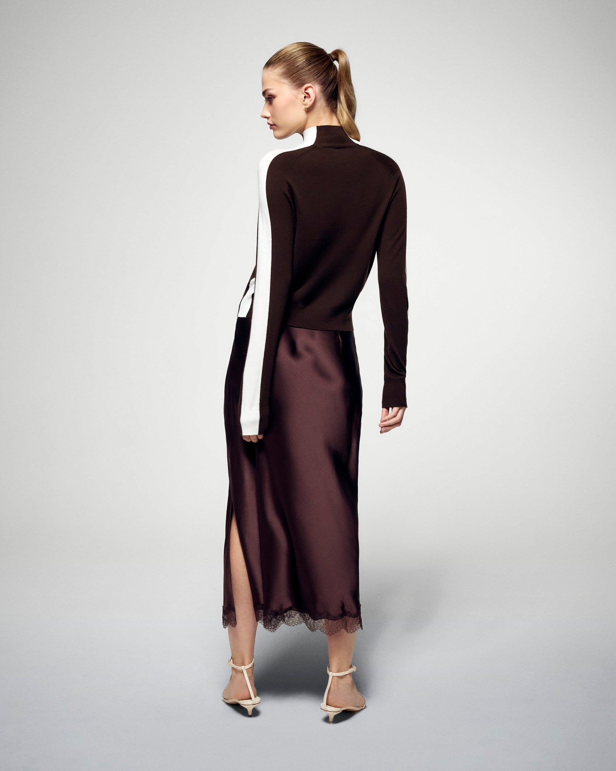 Mid-Length Skirt (H25 / FEMME / Chocolate)