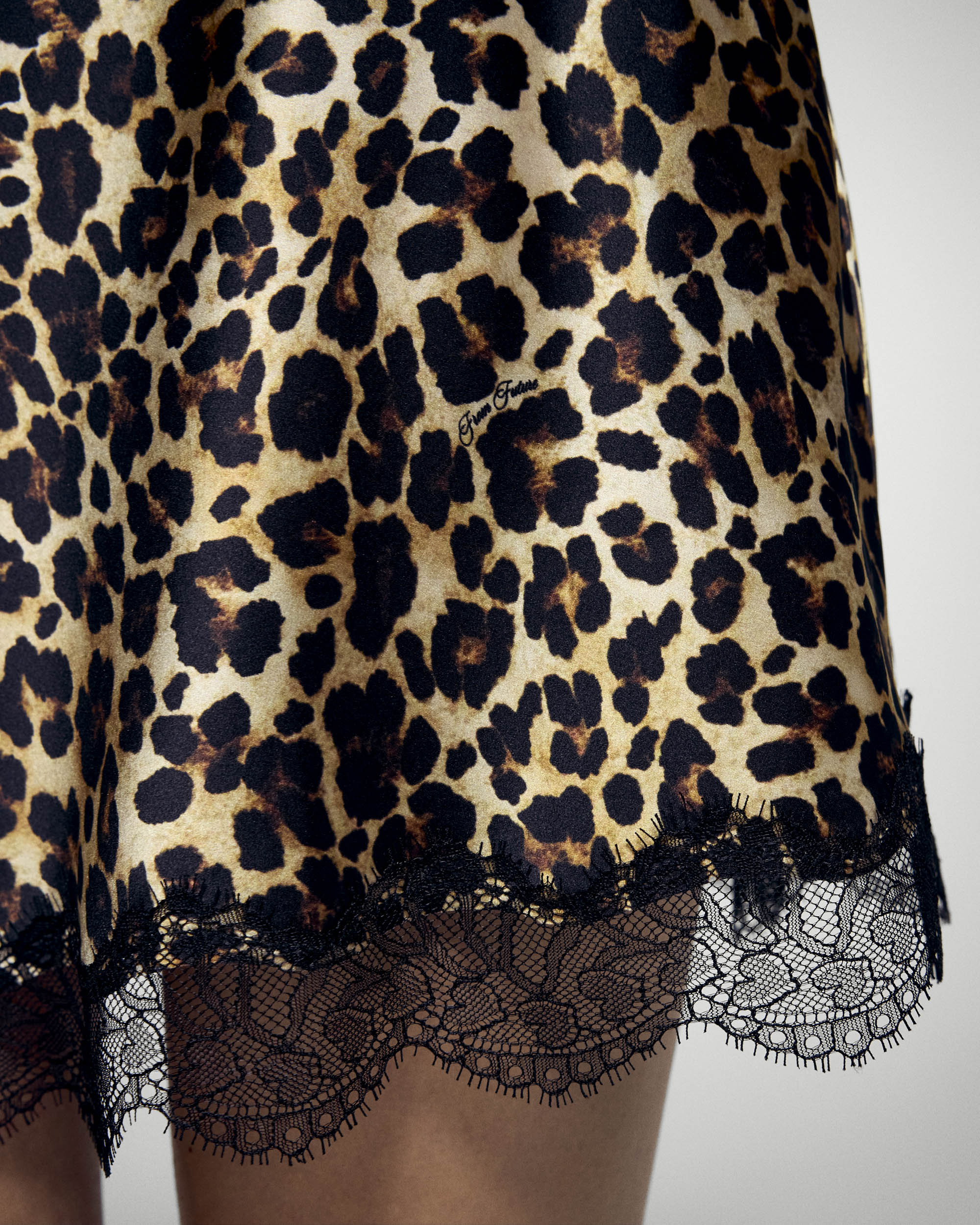 Lace Mini Skirt (H25 / FEMME / Winter Leopard)