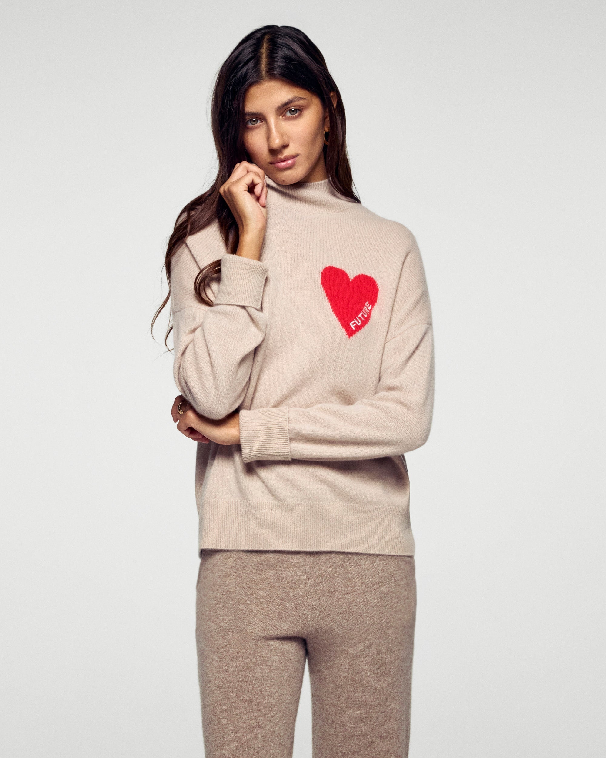 Heart Mock Neck Sweater (H25 / FEMME / Iced Sand)