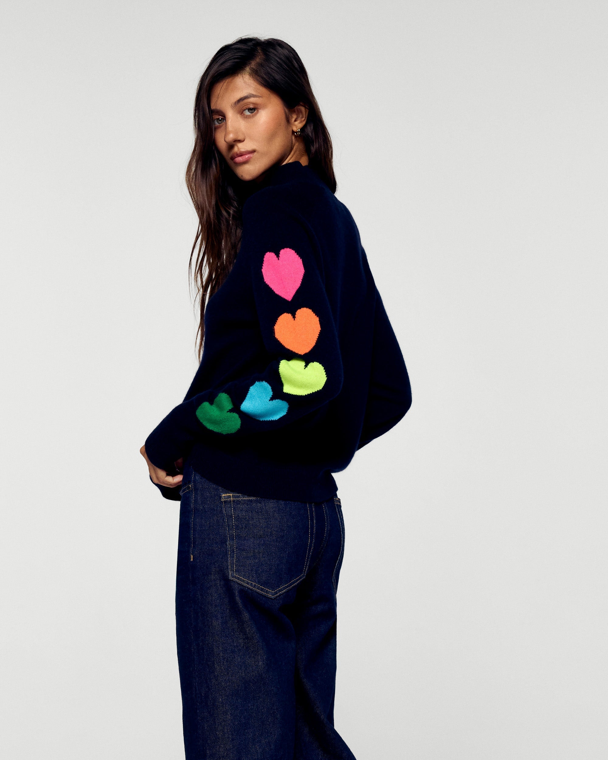 Mock Neck Sweater Multicolored Hearts (H25 / WOMEN / Navy)