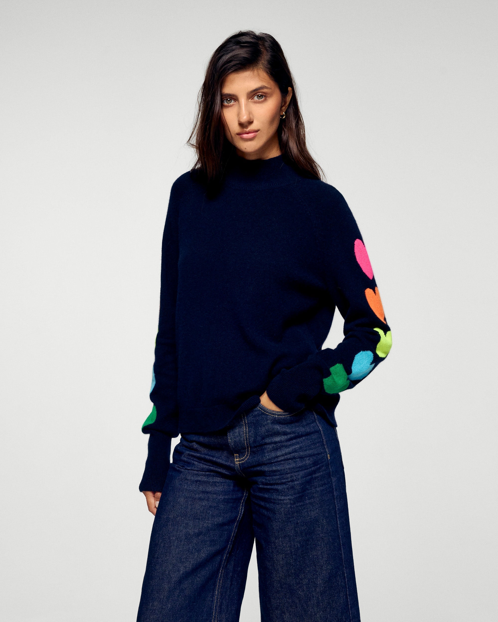 Mock Neck Sweater Multicolored Hearts (H25 / WOMEN / Navy)