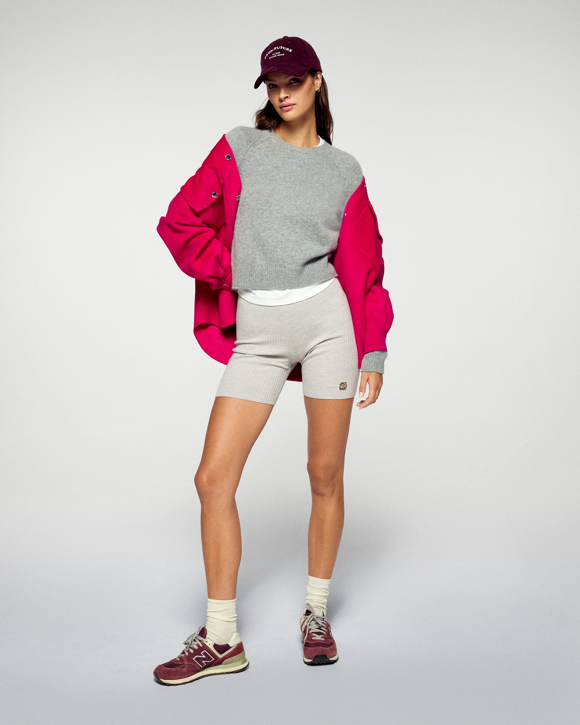 Crewneck Sweater (H25 / FEMME / Dark Heather Gray)