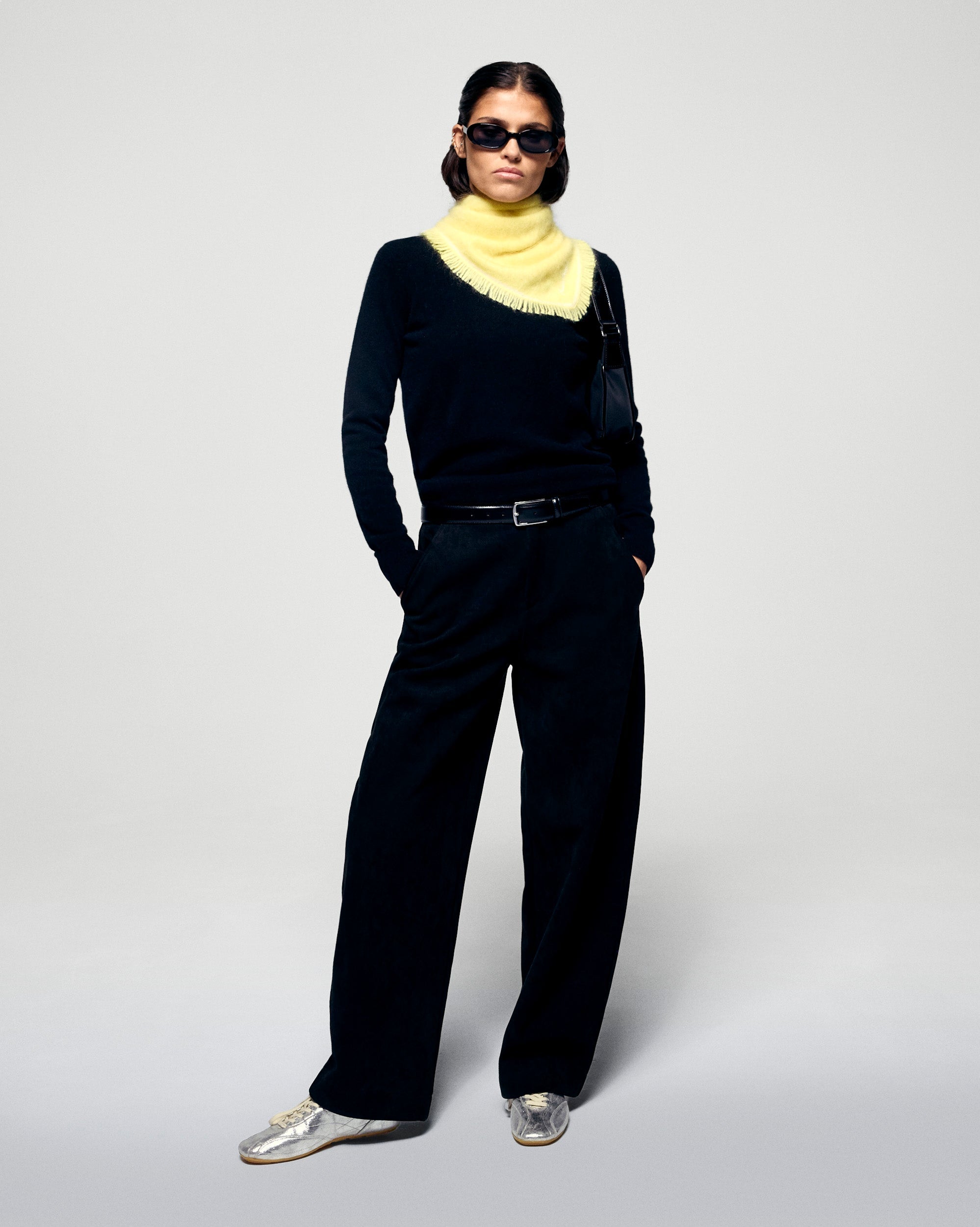 Crewneck Sweaters (H25 / FEMME / Black)