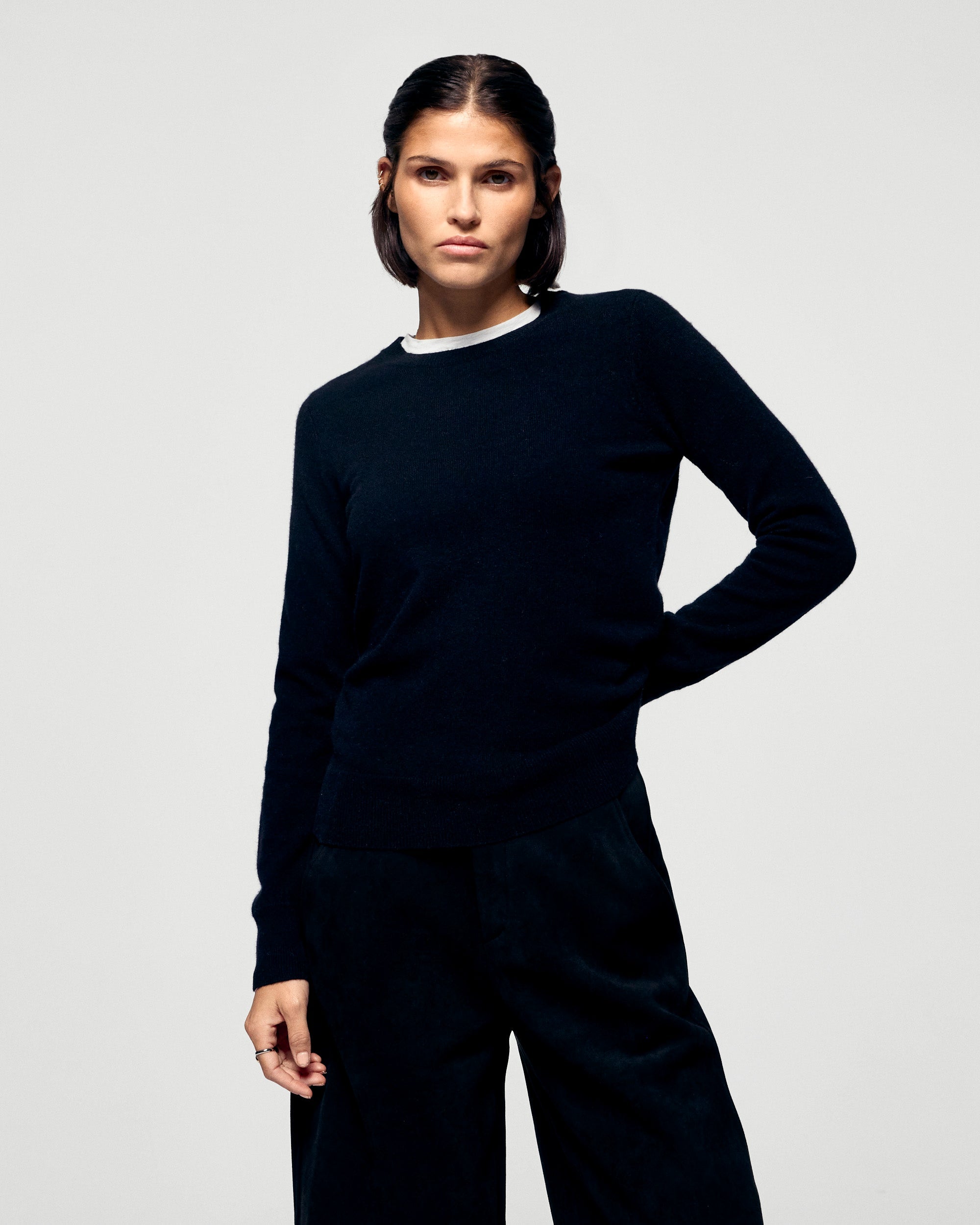 Crewneck Sweaters (H25 / FEMME / Black)