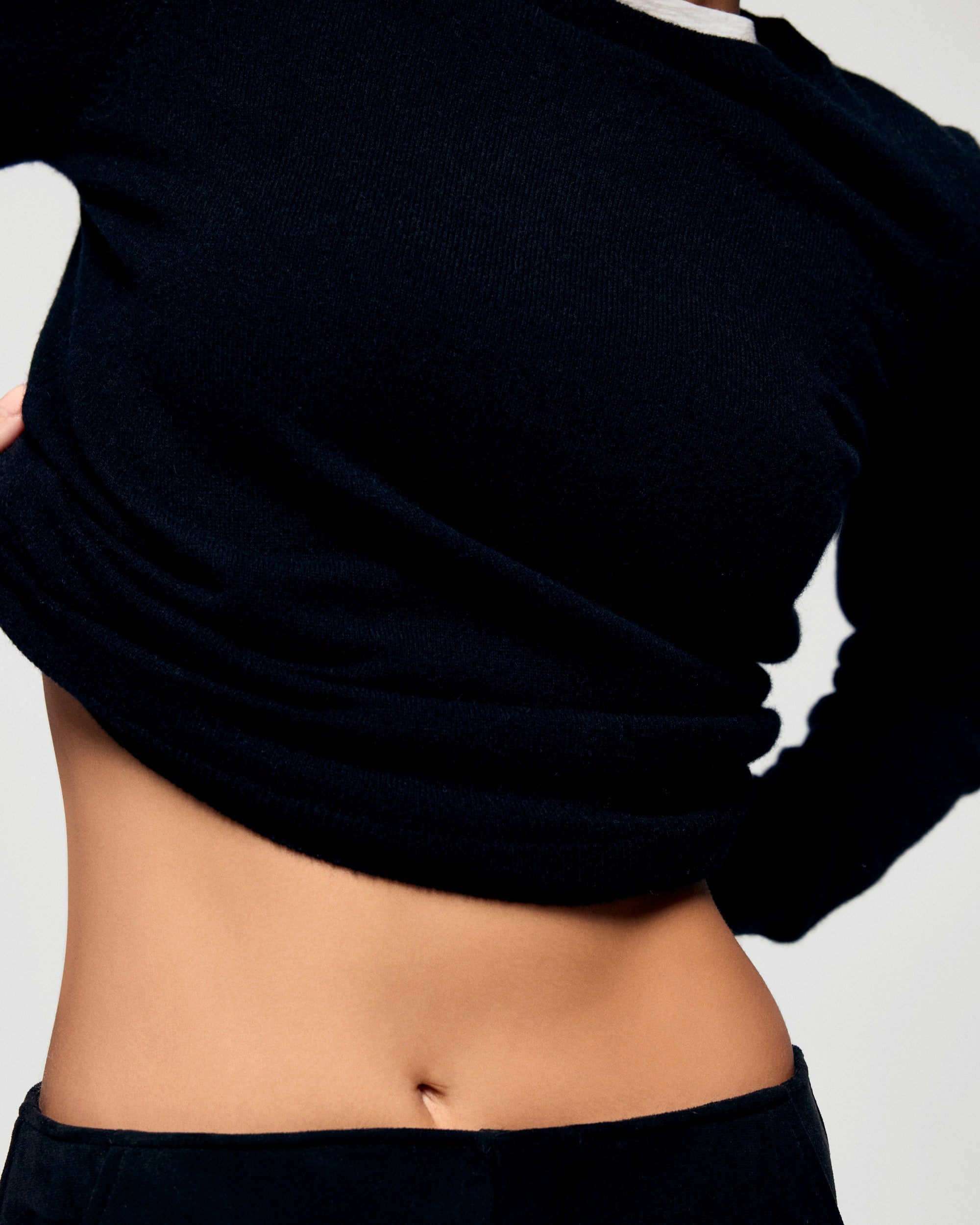 Crewneck Sweaters (H25 / FEMME / Black)