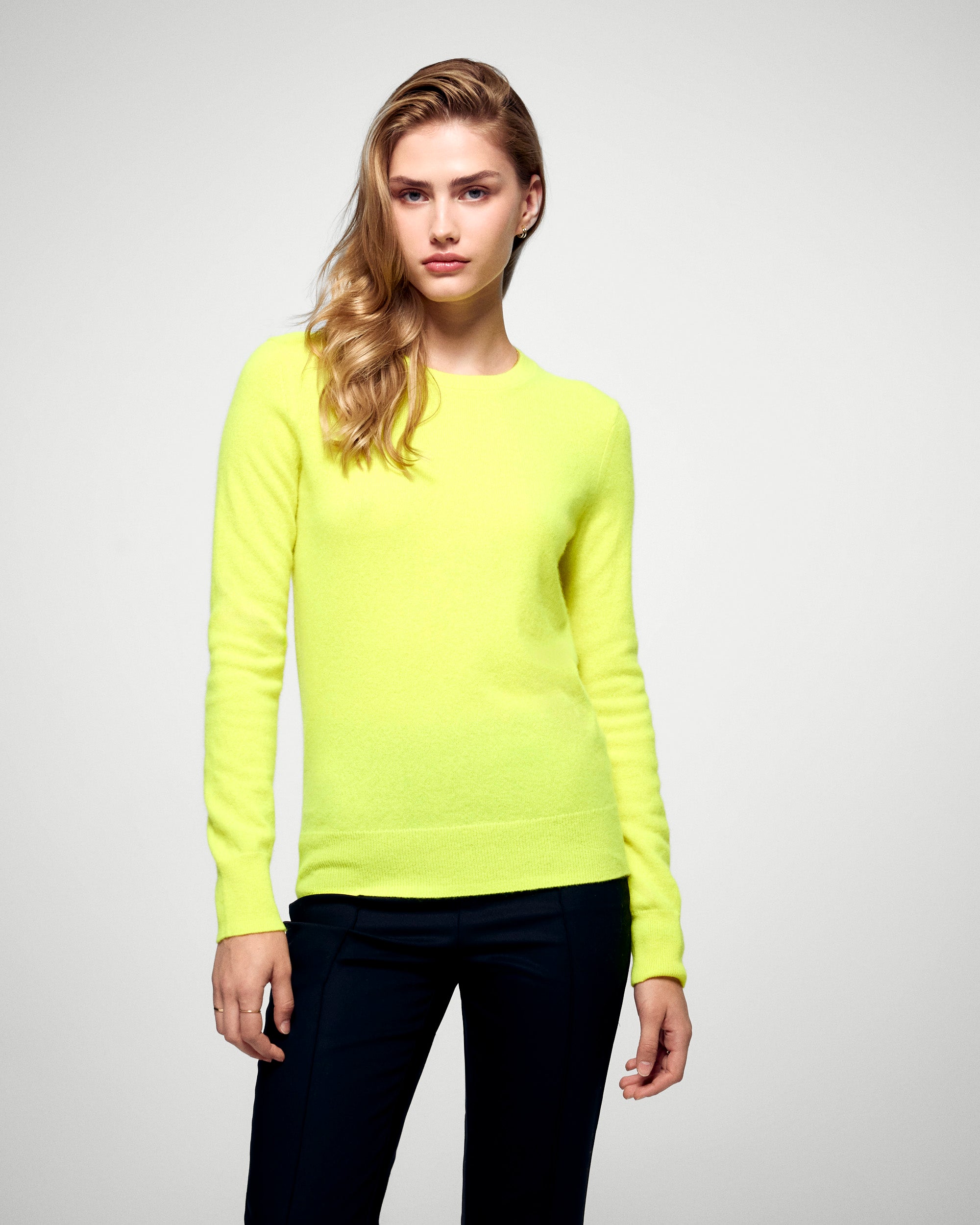 Crewneck Sweaters (H25 / FEMME / Neon Yellow)