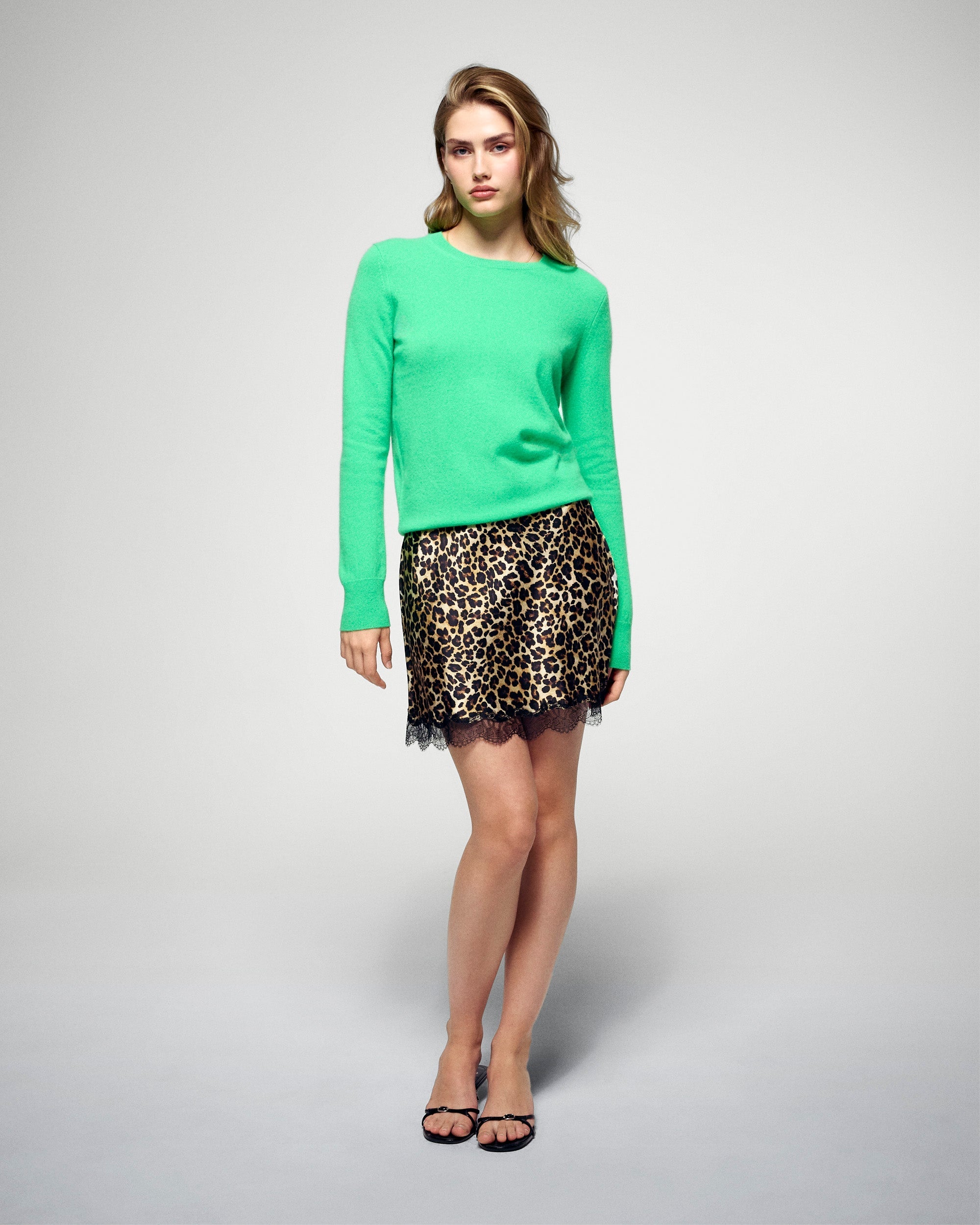 Crewneck Sweaters (H25 / FEMME / Cosmic Green)