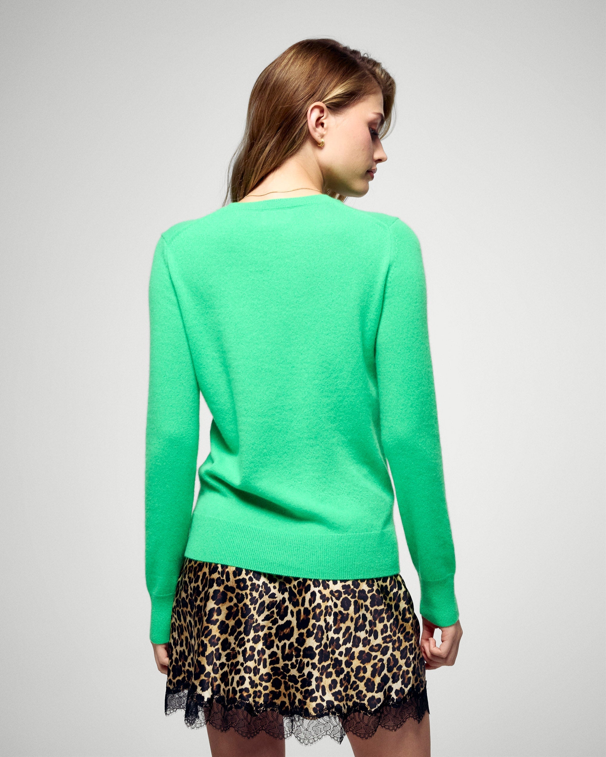 Crewneck Sweaters (H25 / FEMME / Cosmic Green)