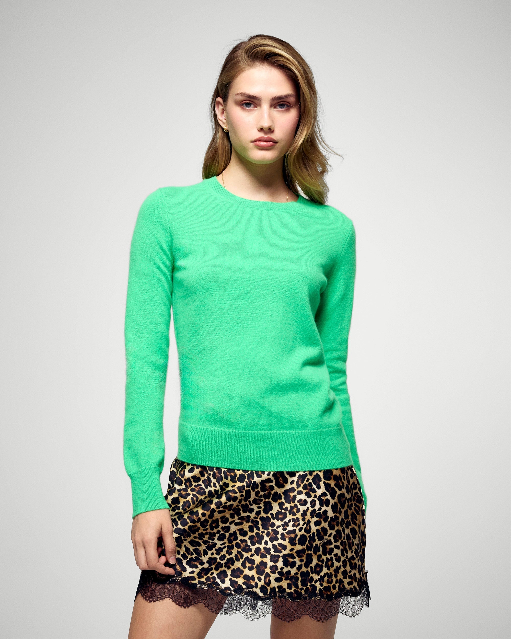 Crewneck Sweaters (H25 / FEMME / Cosmic Green)