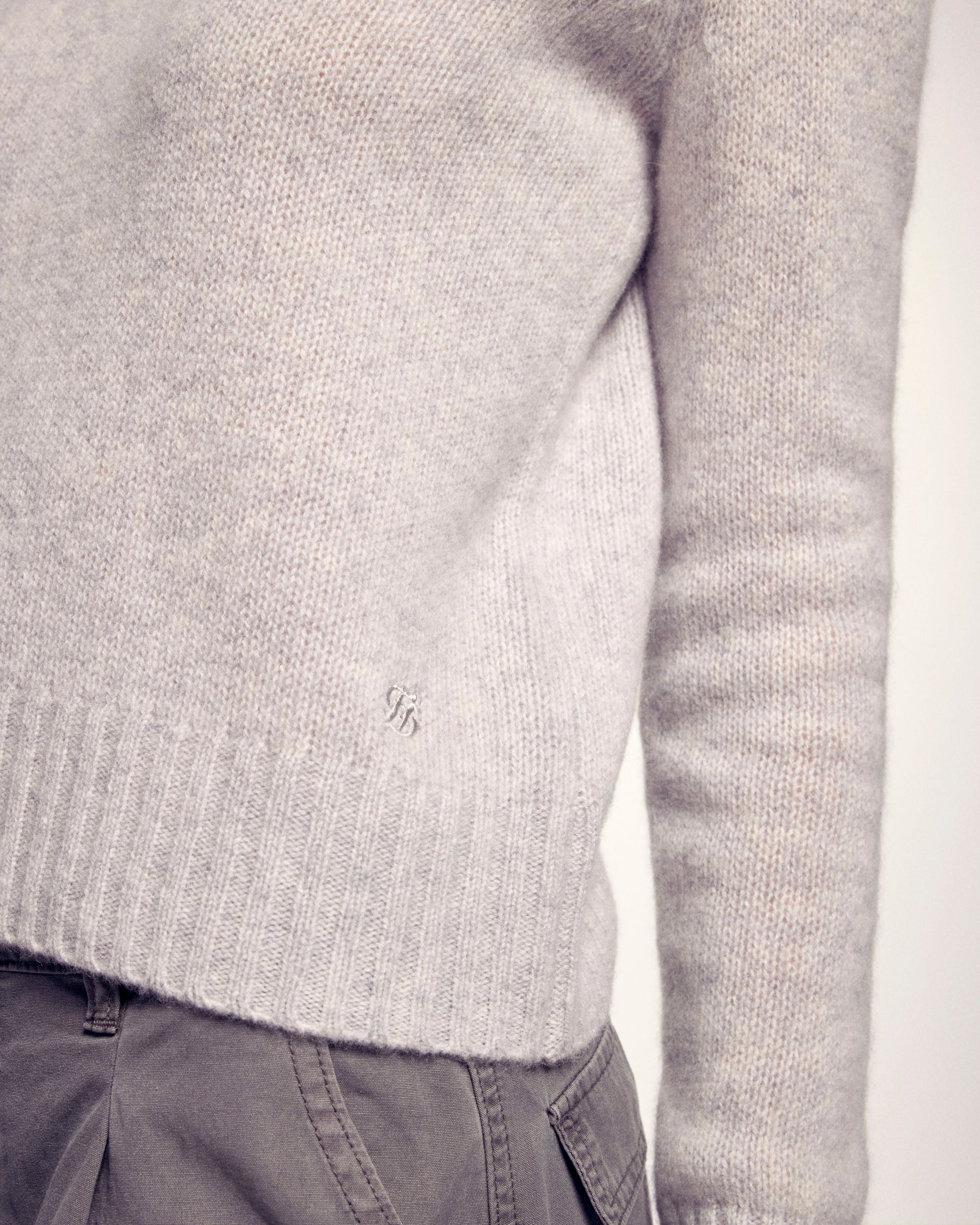 Cropped Crewneck Sweater (S26 / FEMME / Gris Chiné Clair)