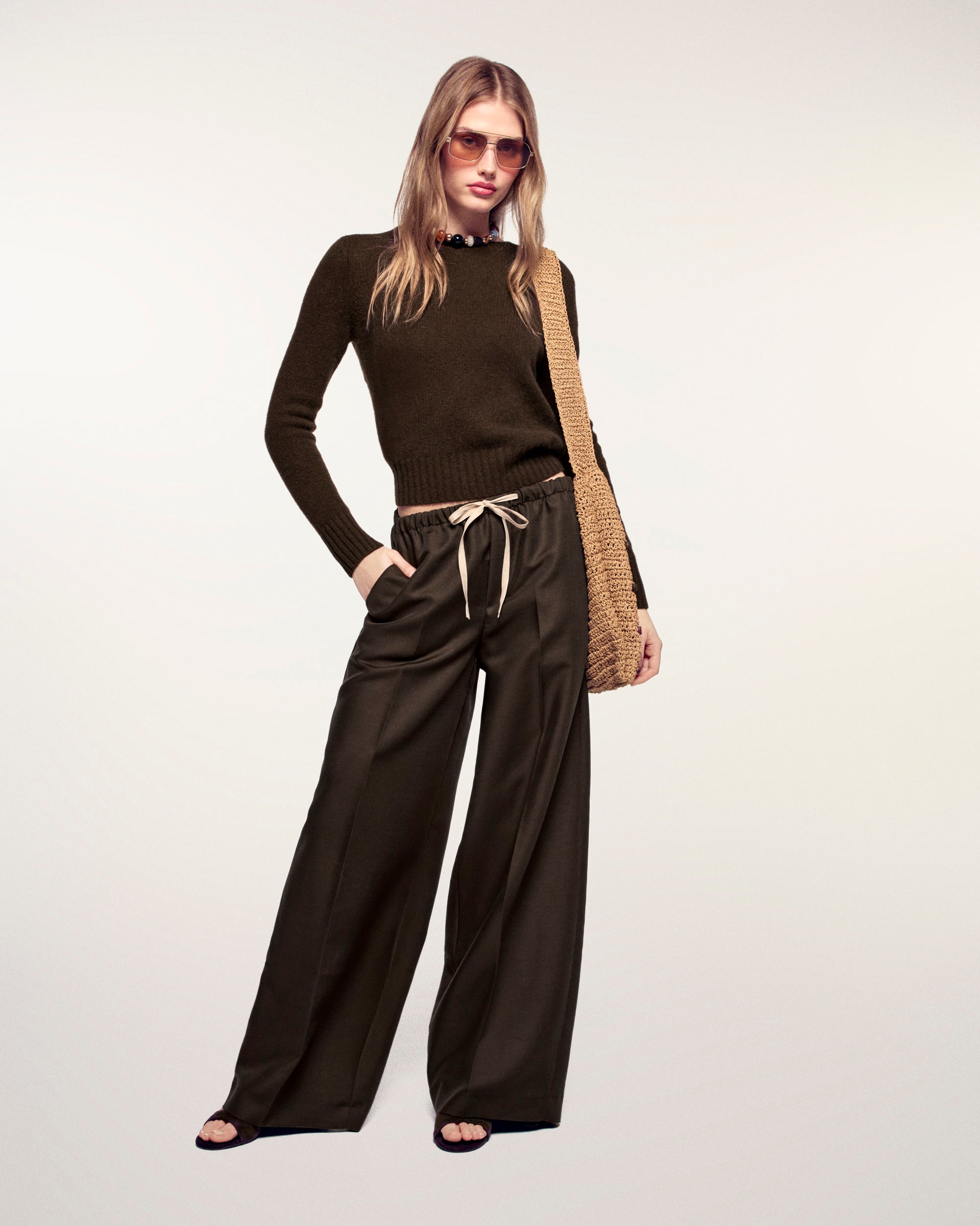 Cropped Crewneck Sweater (S26 / FEMME / Chocolat)
