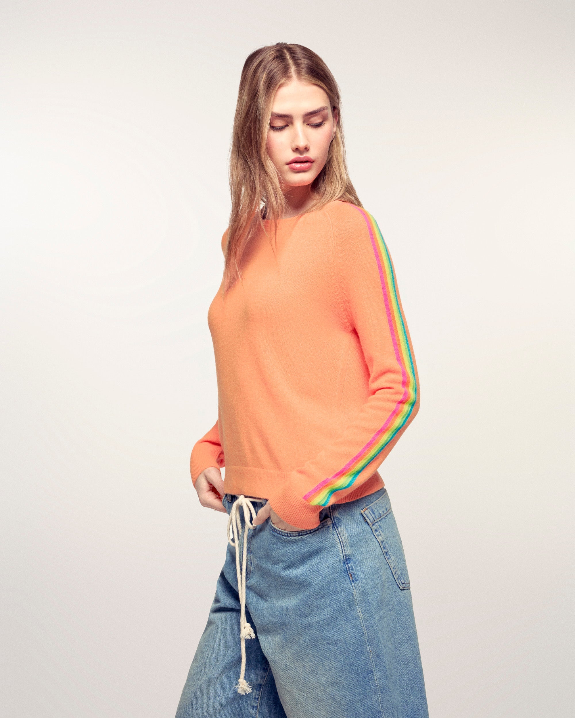 Multicolored Stripe Sleeve Crewneck Sweater (S26 / FEMME / Star Orange)