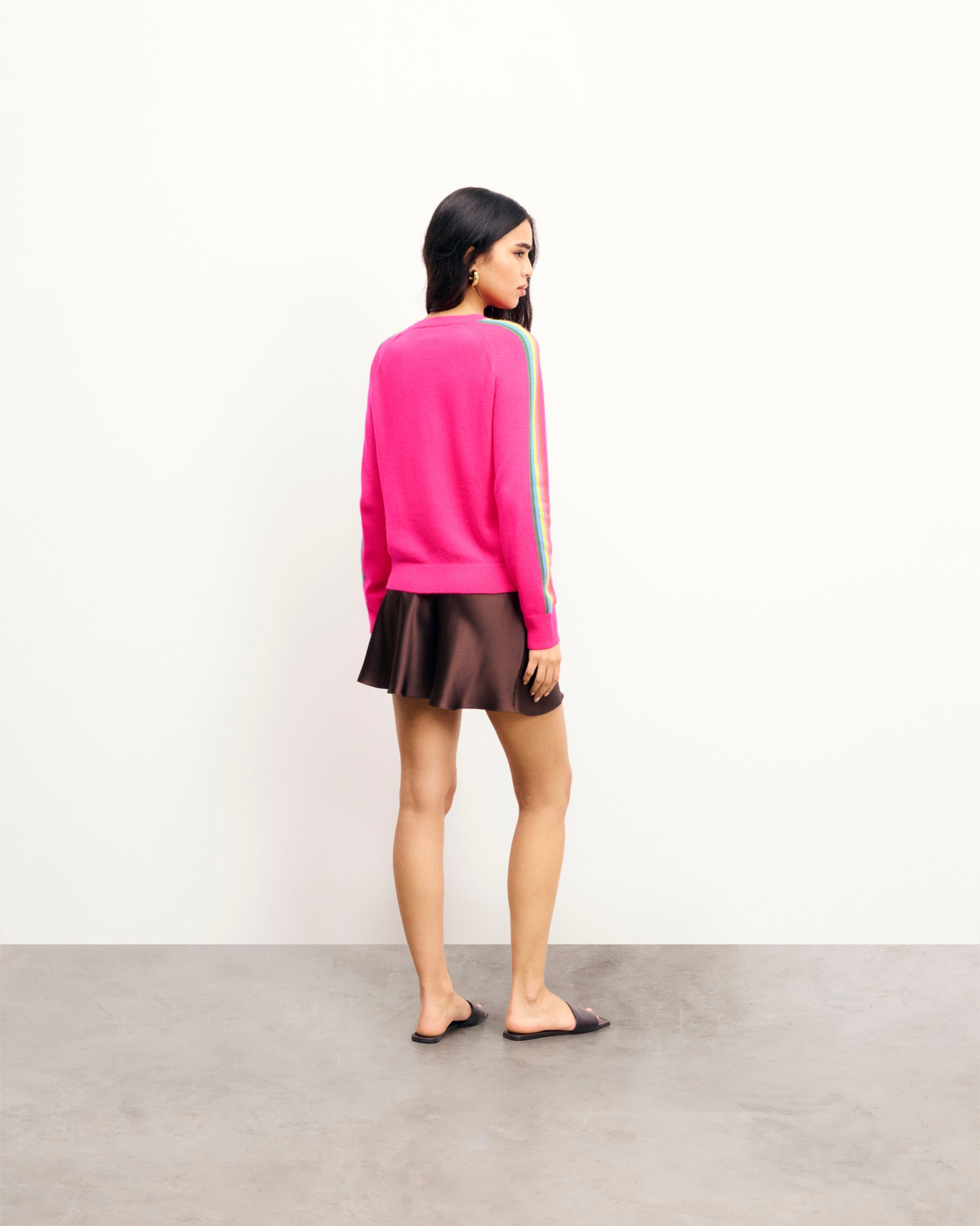Crewneck Sweater with Multicolored Stripes on the Sleeves (S25 / WOMEN / Paradise Pink)