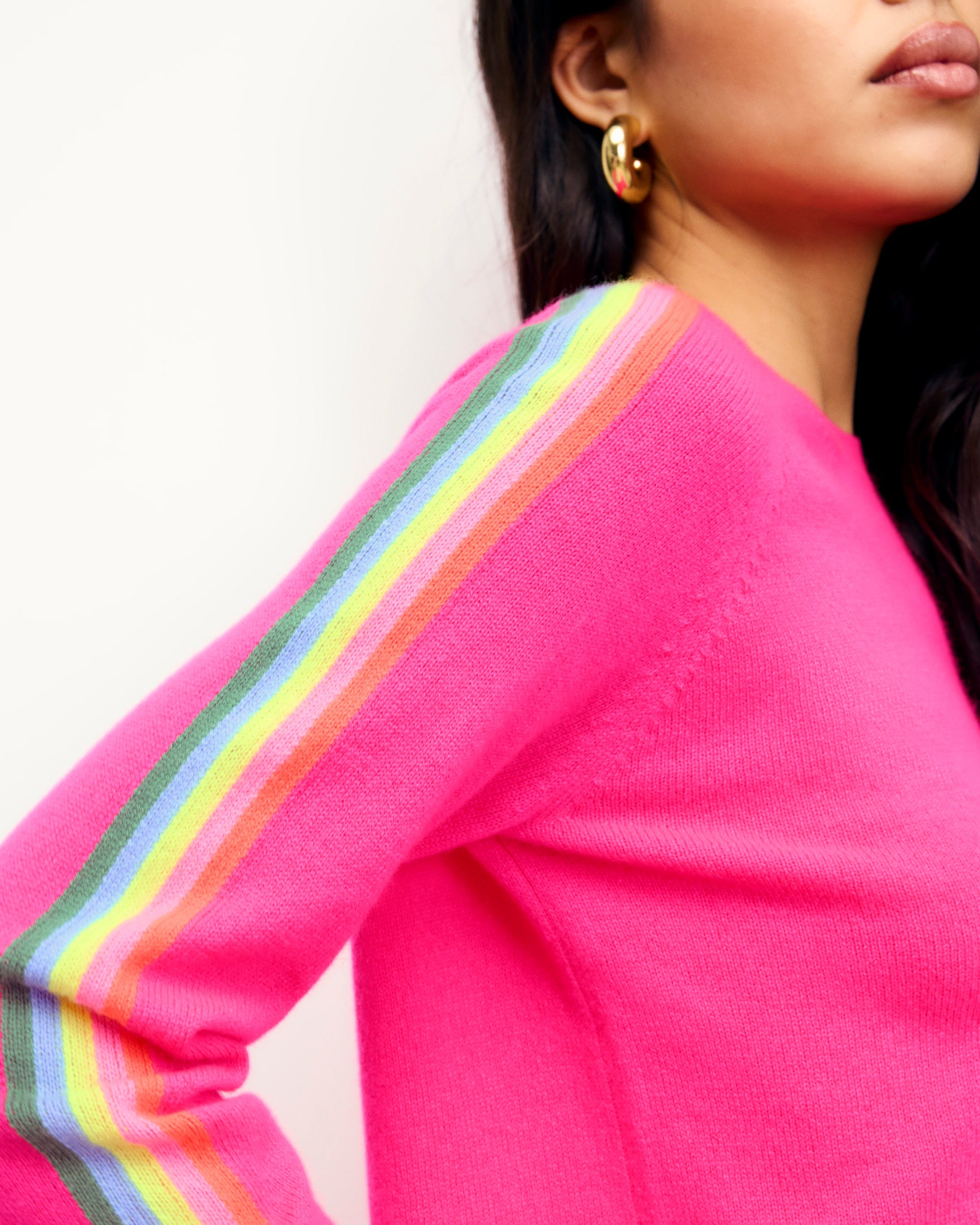 Crewneck Sweater with Multicolored Stripes on the Sleeves (S25 / WOMEN / Paradise Pink)