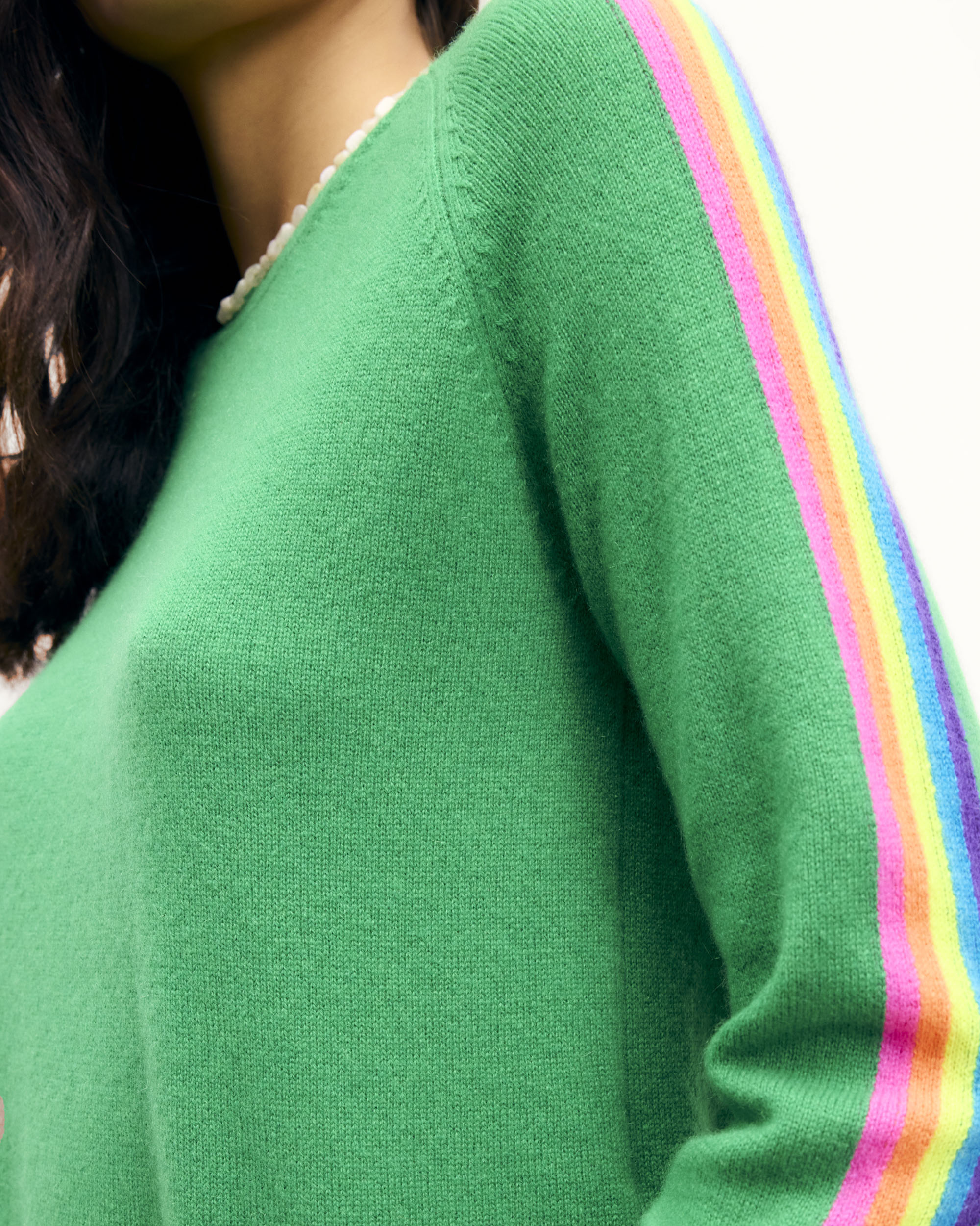 Crewneck Sweater with Multicolored Stripes on the Sleeves (S25 / WOMEN / Tropical Green)