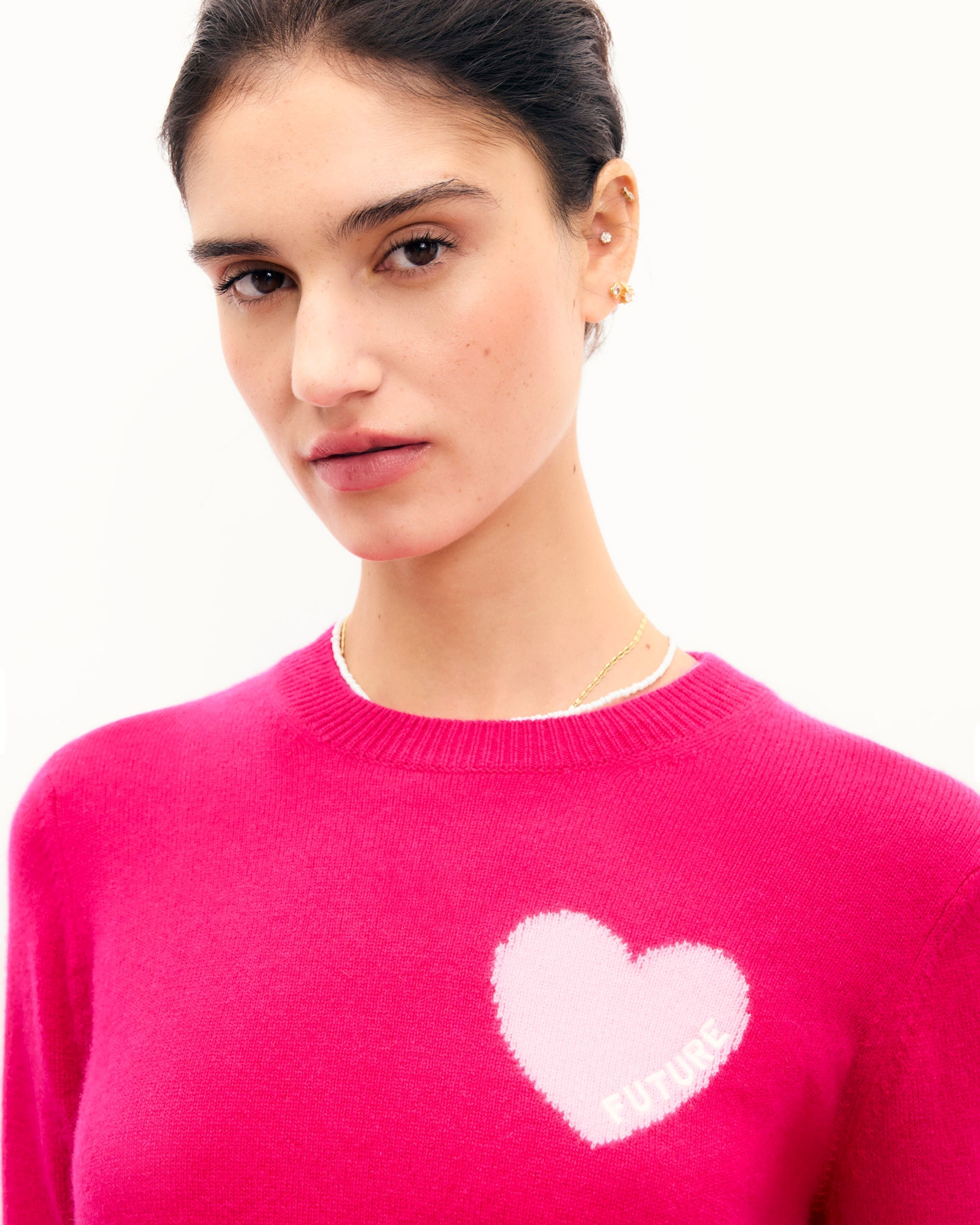 Crewneck Sweater with Future Heart Embroidery (S25 / WOMEN / Tropical Raspbe)