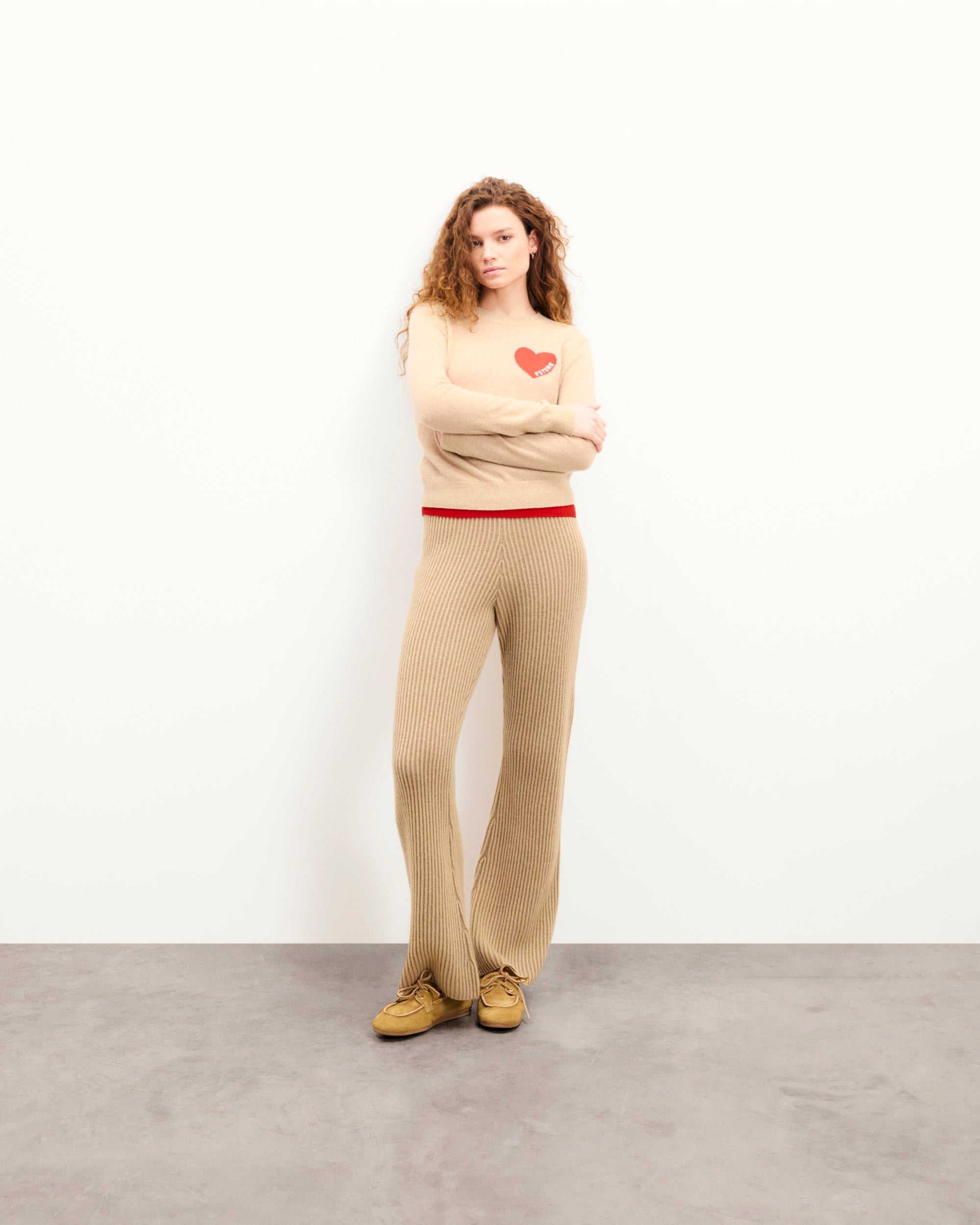 Crewneck Sweater with Future Heart Embroidery (S25 / WOMEN / Heather Beige)