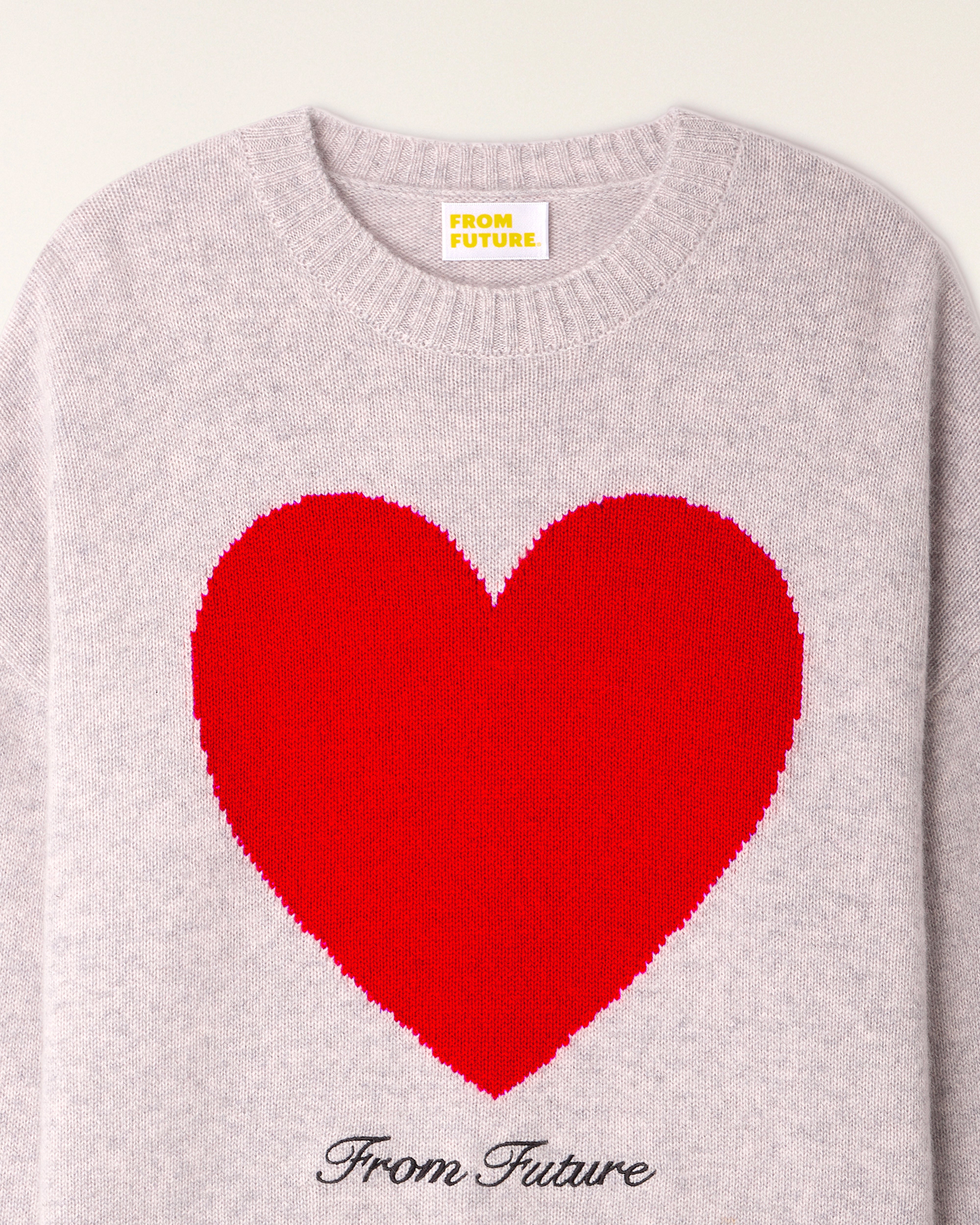 "From Future" Embroidery Heart Crewneck Sweater (S26/ FEMME/ Gris Chiné Clair)