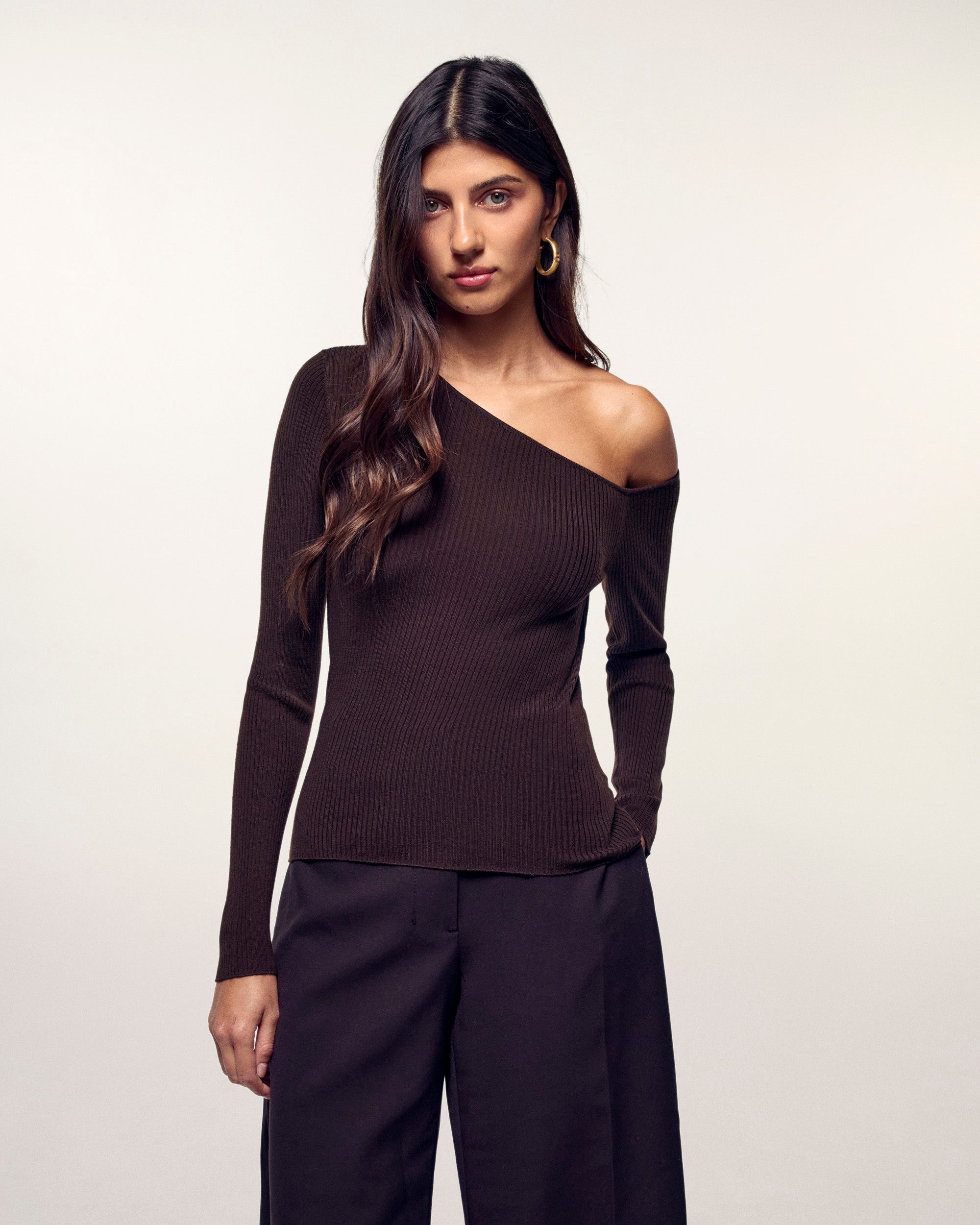 Asymmetrical Top (S26 / FEMME / Chocolat / RWS)